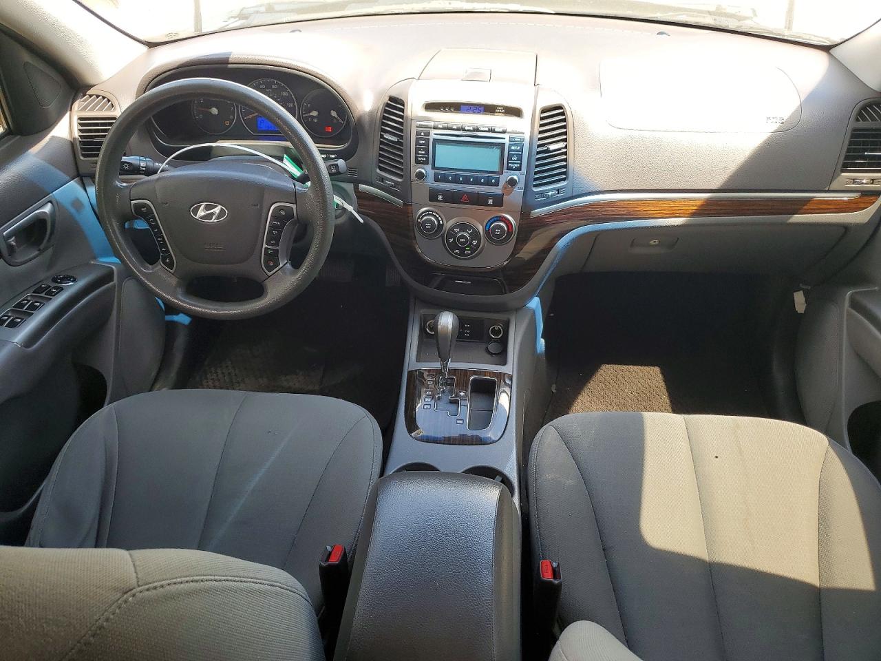 2012 Hyundai Santa Fe Gls White vin: 5XYZG3AB7CG095594