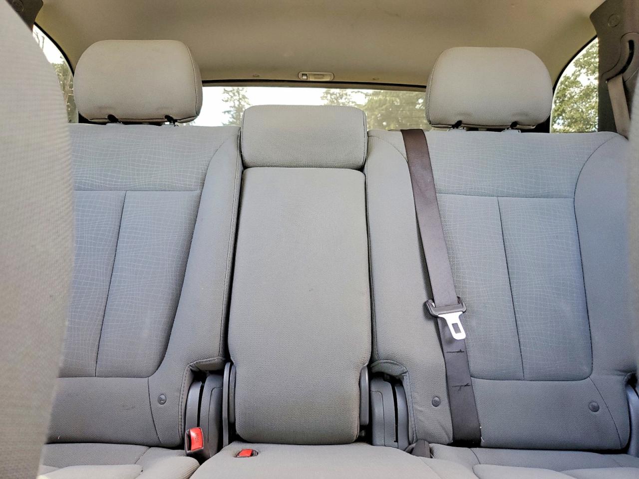 2012 Hyundai Santa Fe Gls White vin: 5XYZG3AB7CG095594