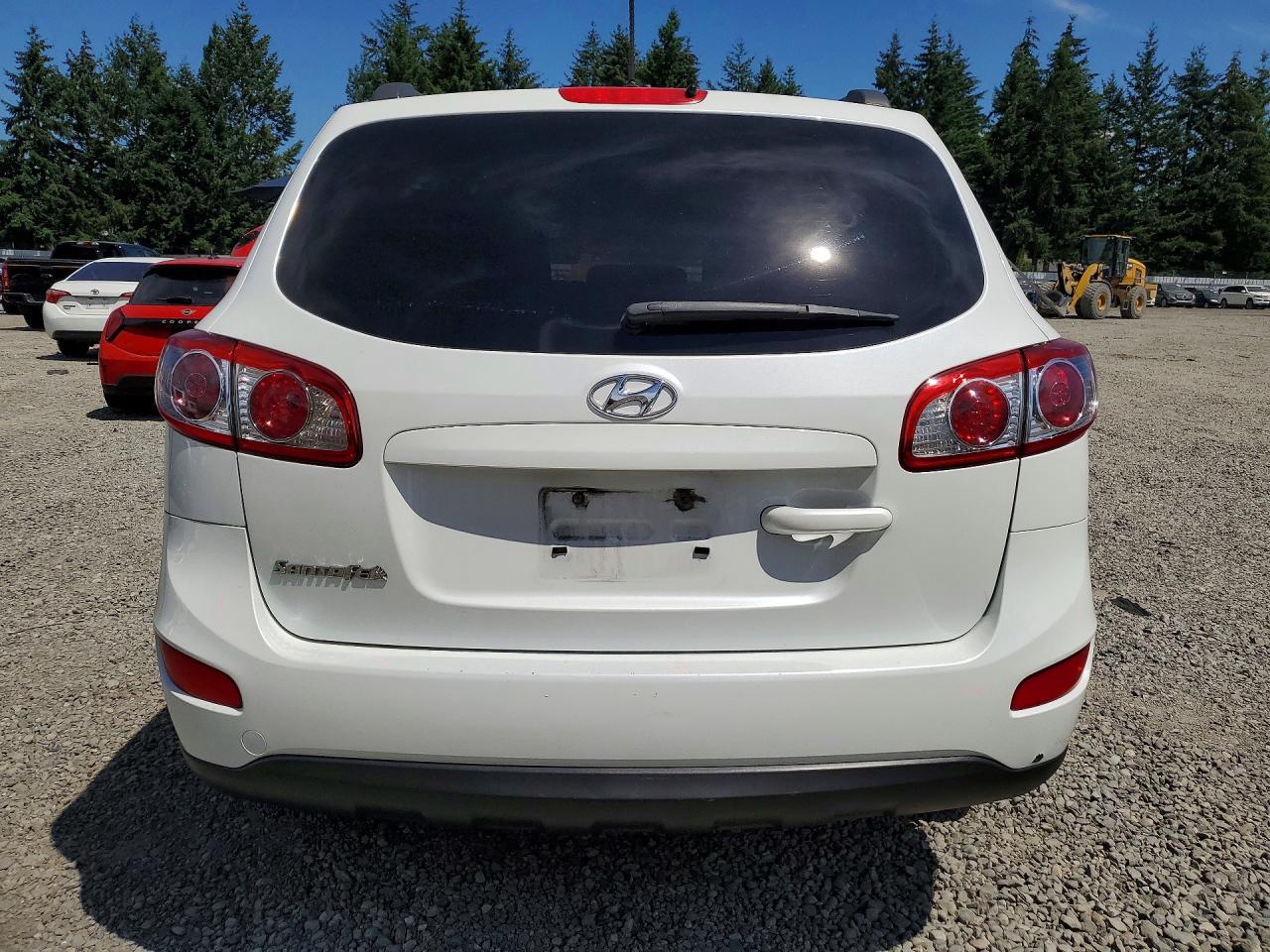 2012 Hyundai Santa Fe Gls White vin: 5XYZG3AB7CG095594