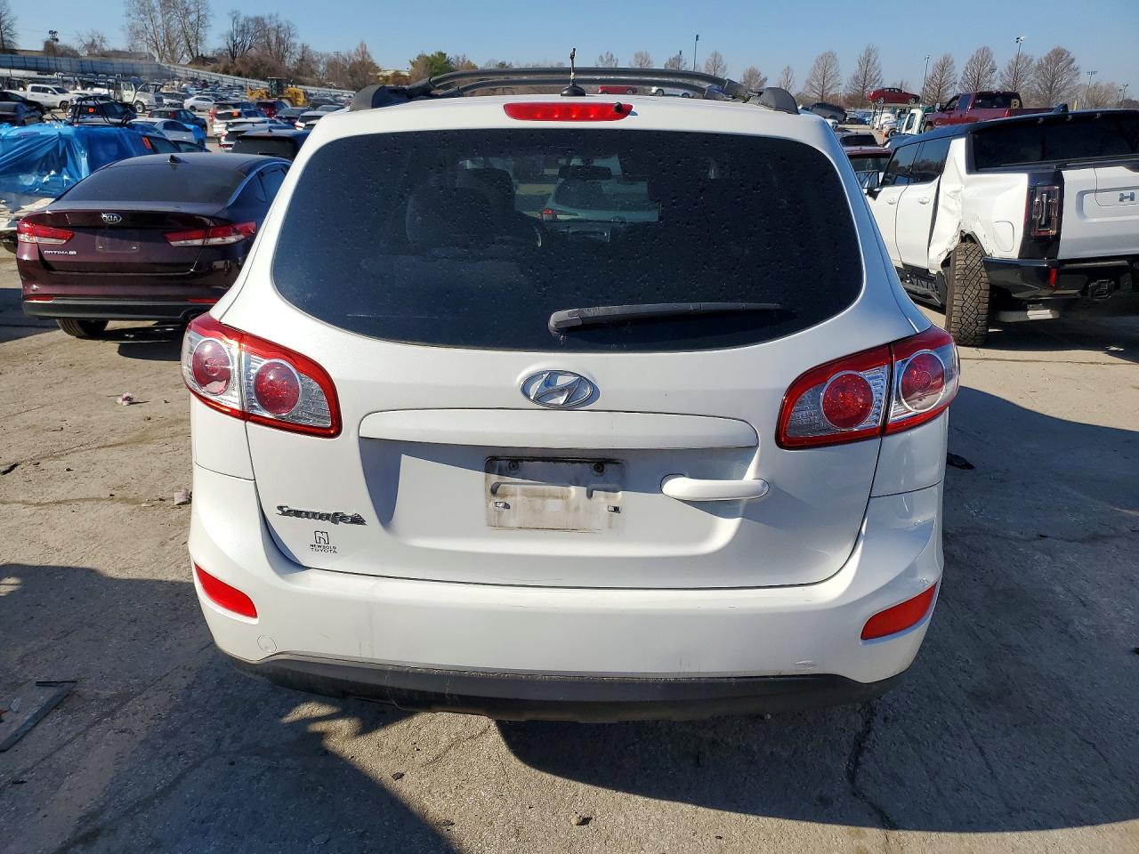 2012 Hyundai Santa Fe Gls White vin: 5XYZG3AB7CG151632