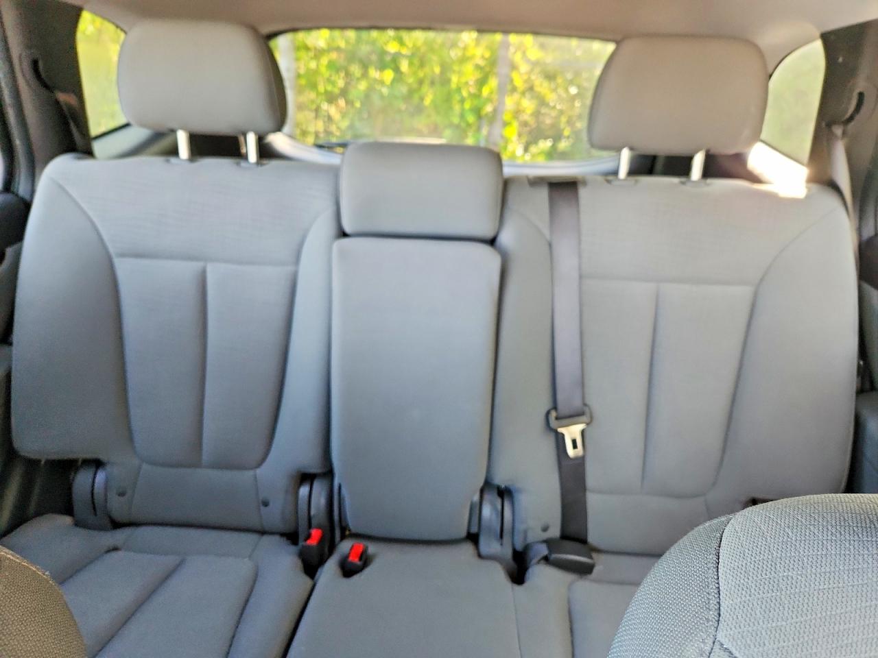 2011 Hyundai Santa Fe Gls Silver vin: 5XYZG3ABXBG007152