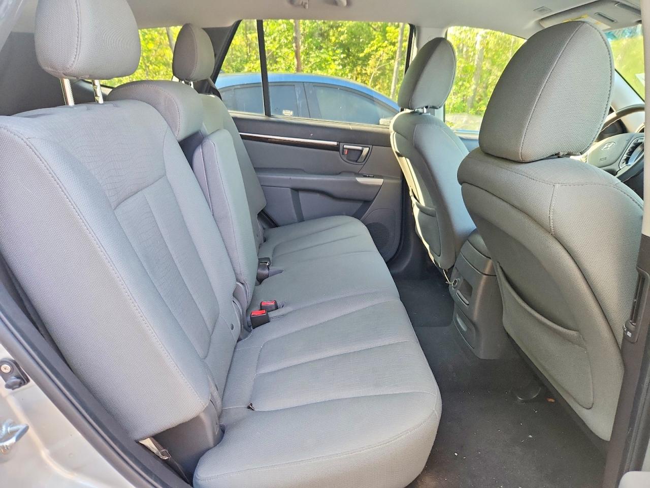 2011 Hyundai Santa Fe Gls Silver vin: 5XYZG3ABXBG007152