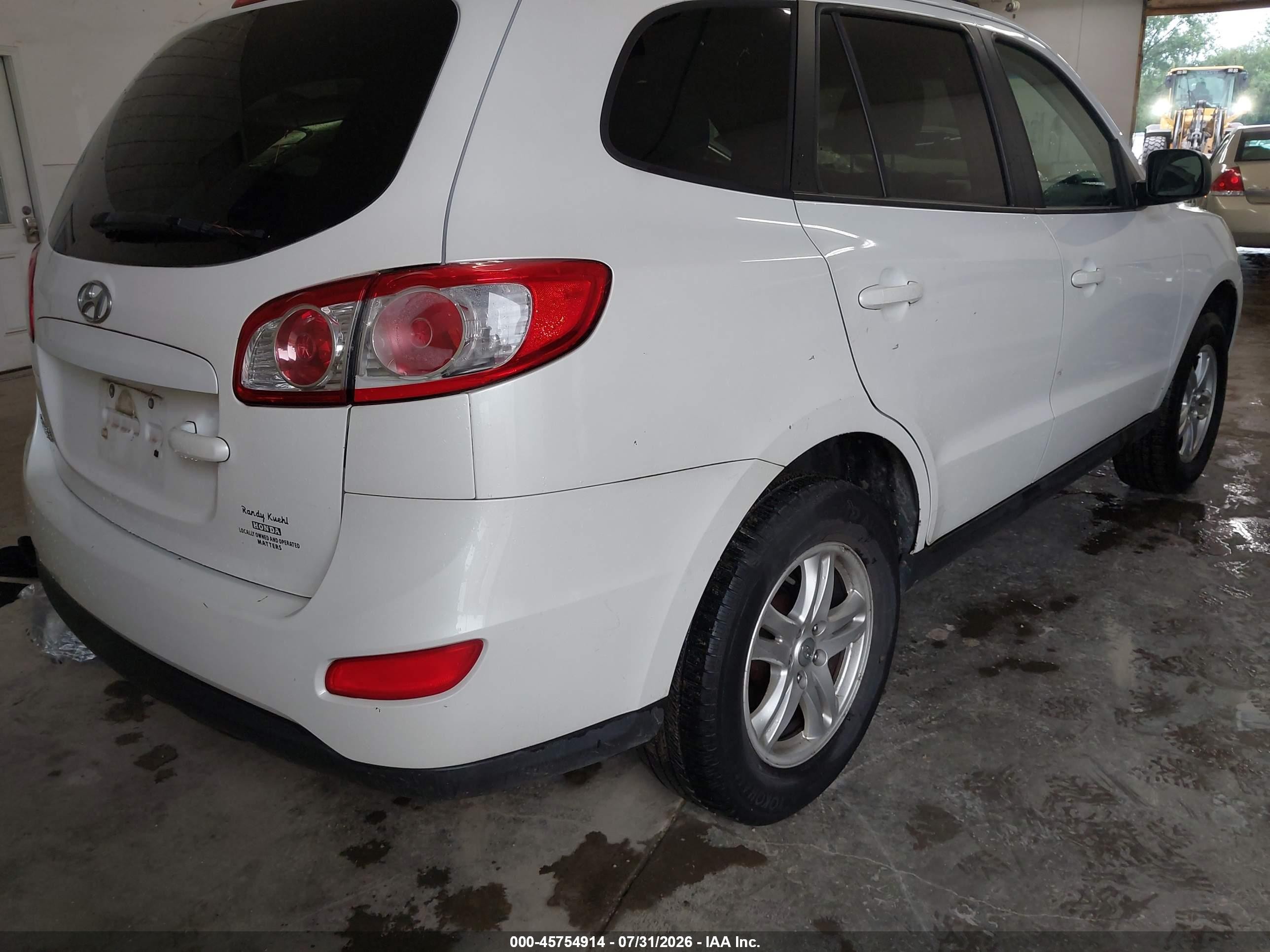 2012 Hyundai Santa Fe Gls White vin: 5XYZG3ABXCG115224