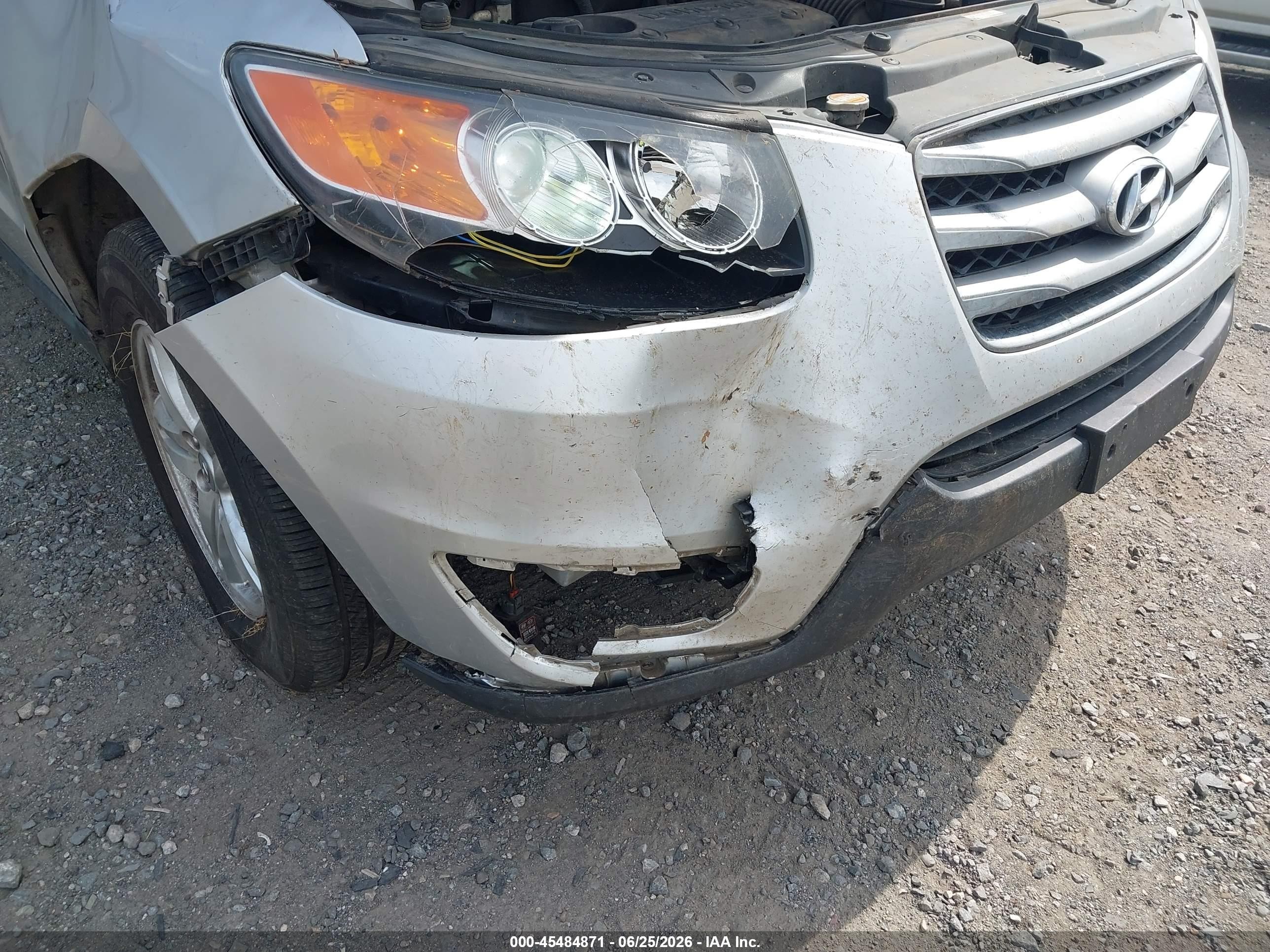 2012 Hyundai Santa Fe Gls Silver vin: 5XYZG3ABXCG123226