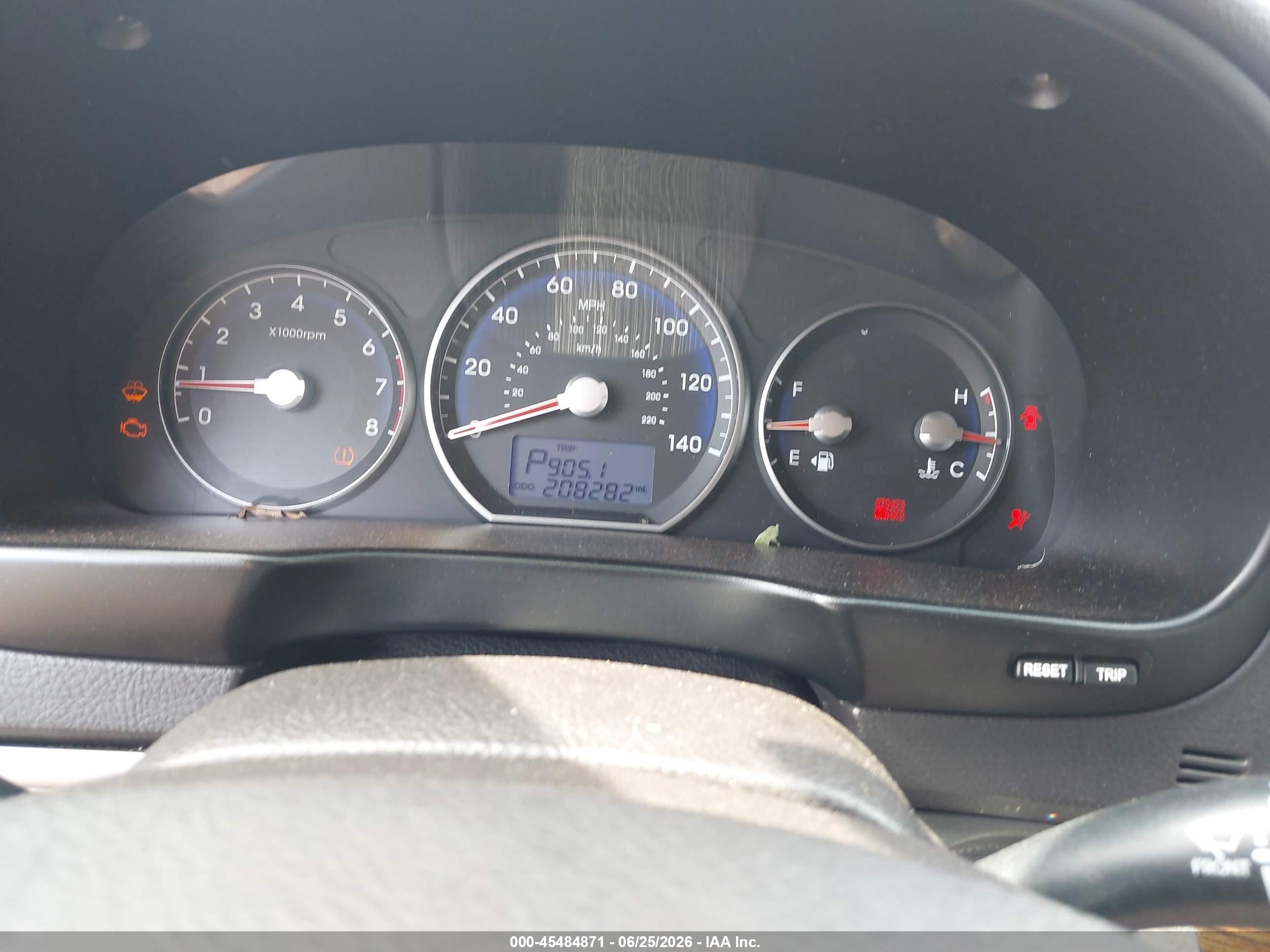 2012 Hyundai Santa Fe Gls Silver vin: 5XYZG3ABXCG123226