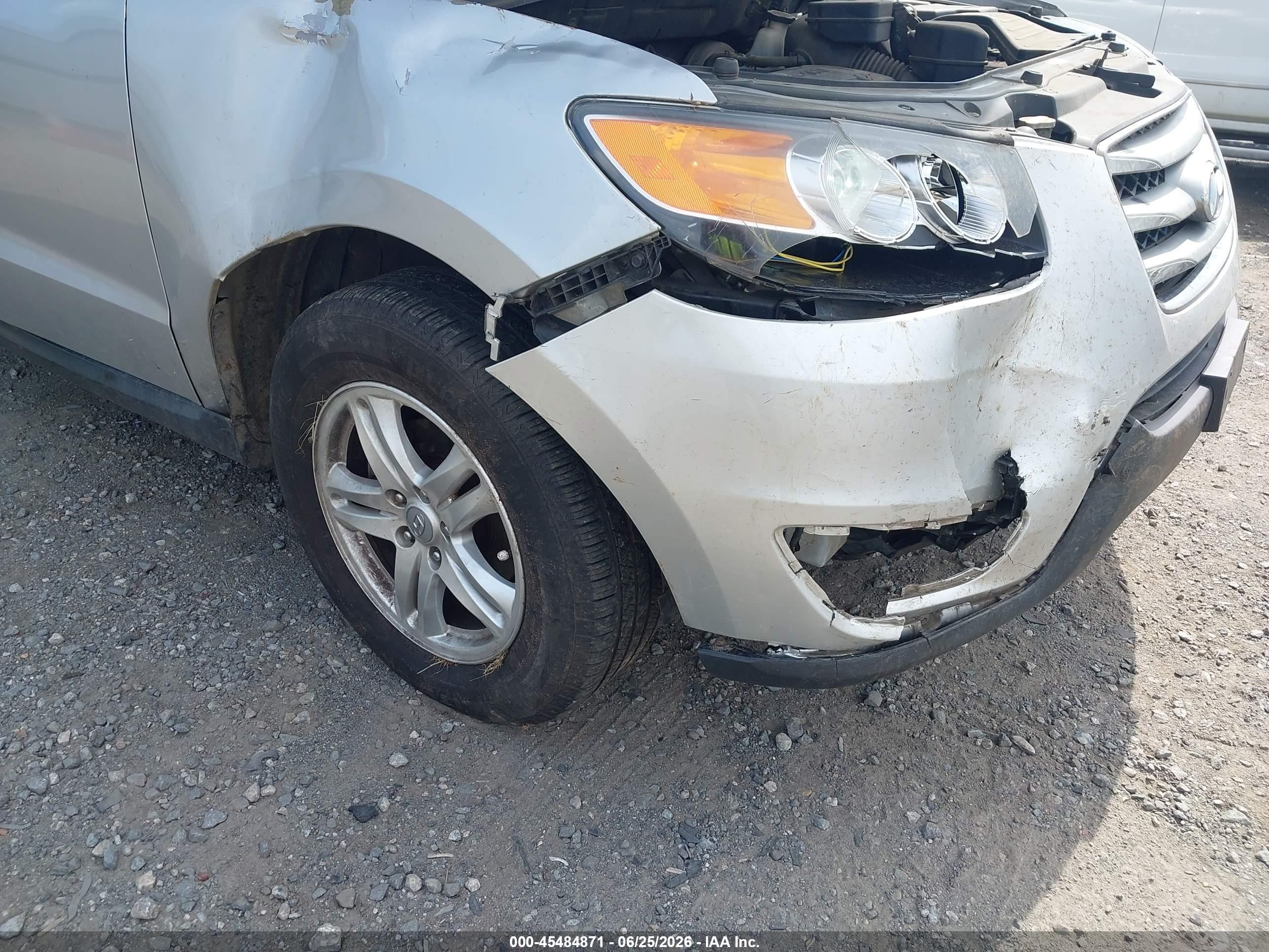 2012 Hyundai Santa Fe Gls Silver vin: 5XYZG3ABXCG123226