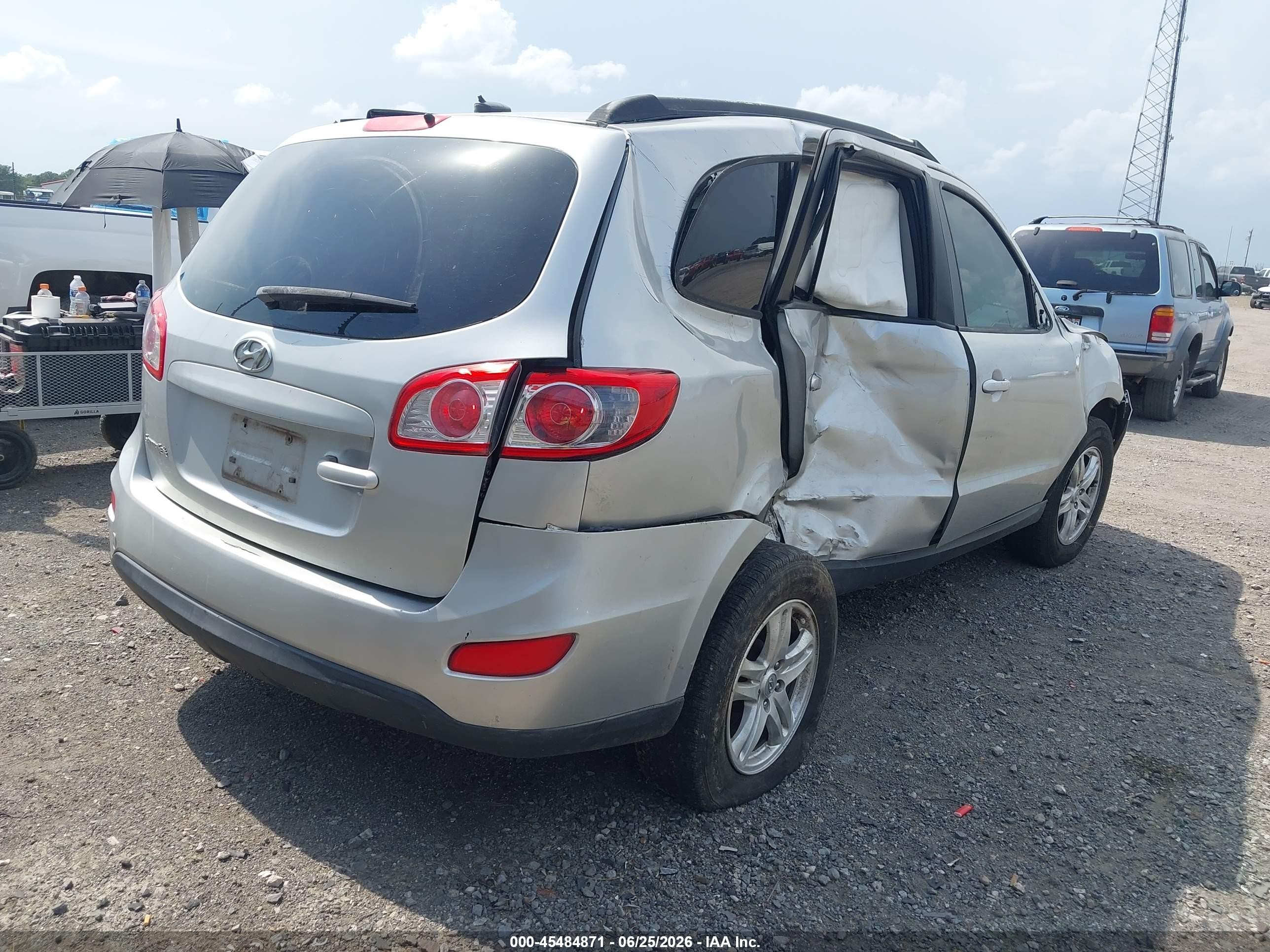 2012 Hyundai Santa Fe Gls Silver vin: 5XYZG3ABXCG123226