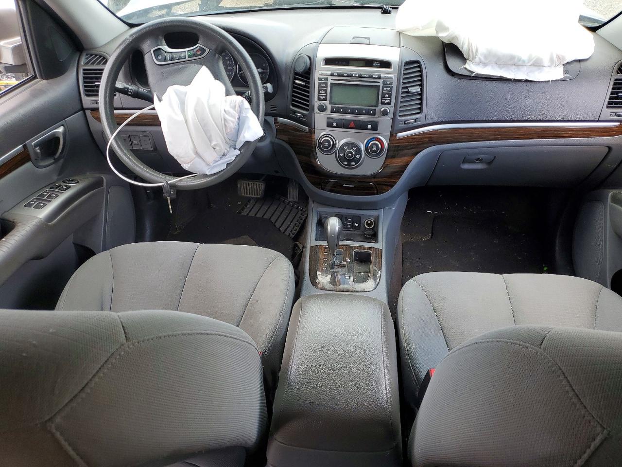 2012 Hyundai Santa Fe Gls Silver vin: 5XYZG4AG5CG114399