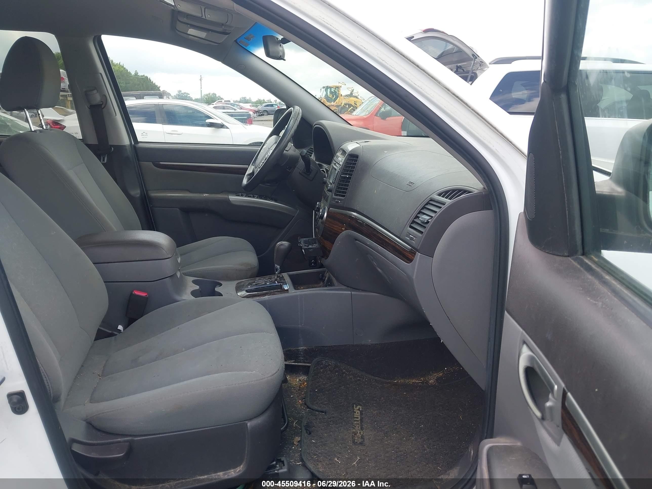2012 Hyundai Santa Fe Gls White vin: 5XYZGDAB1CG099159