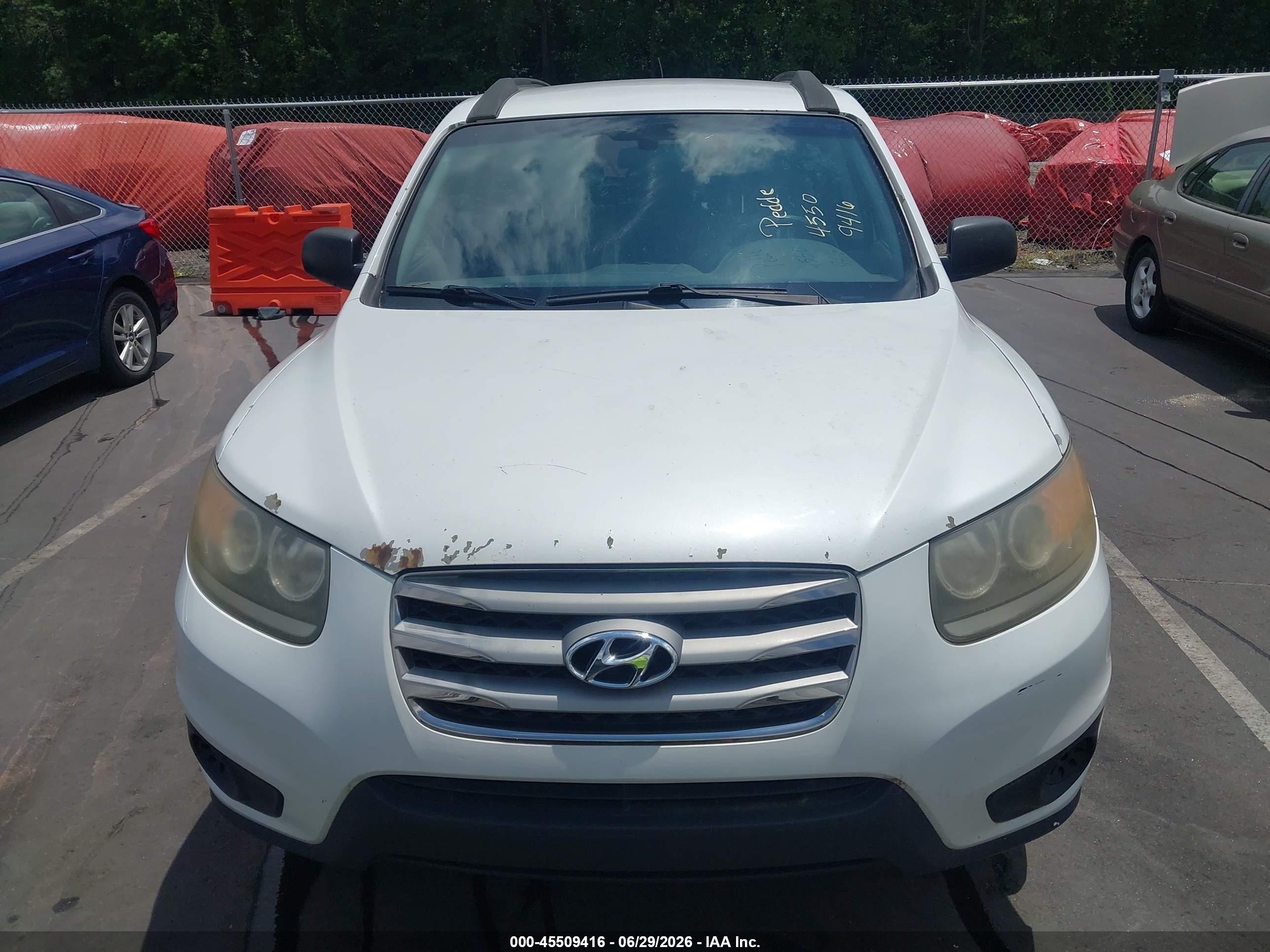2012 Hyundai Santa Fe Gls White vin: 5XYZGDAB1CG099159