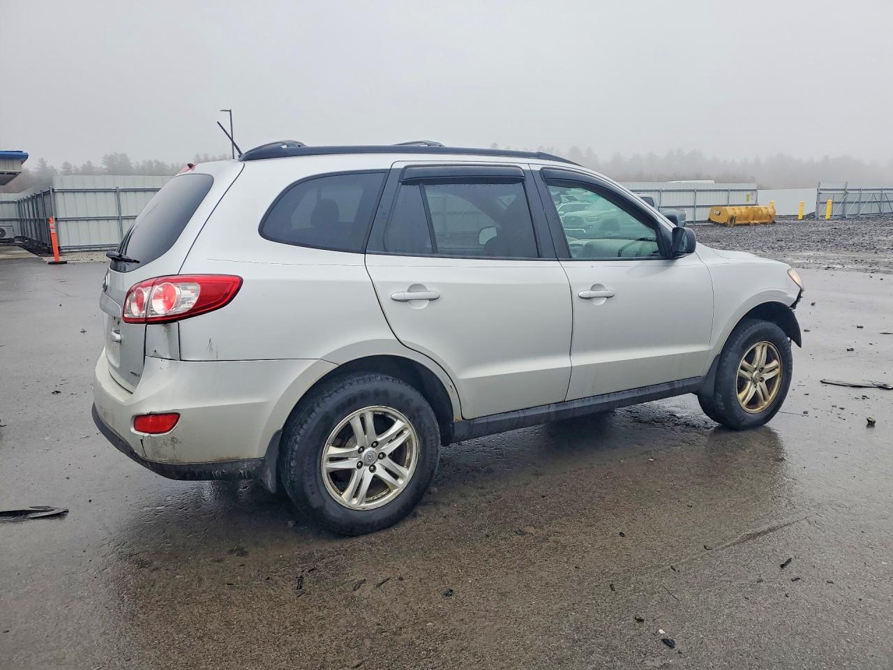 2012 Hyundai Santa Fe Gls Silver vin: 5XYZGDAB1CG102044