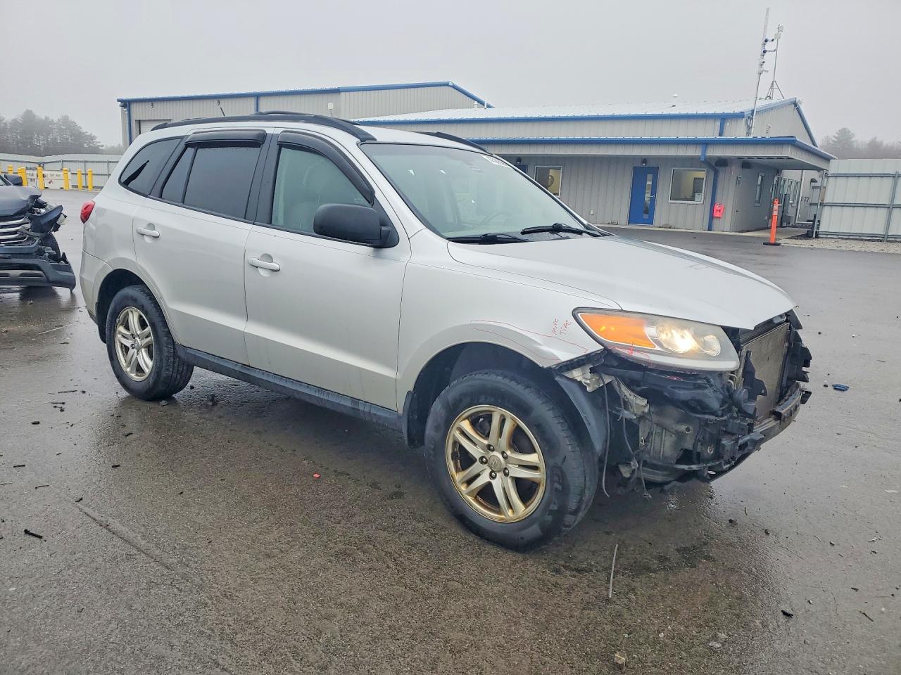2012 Hyundai Santa Fe Gls Silver vin: 5XYZGDAB1CG102044