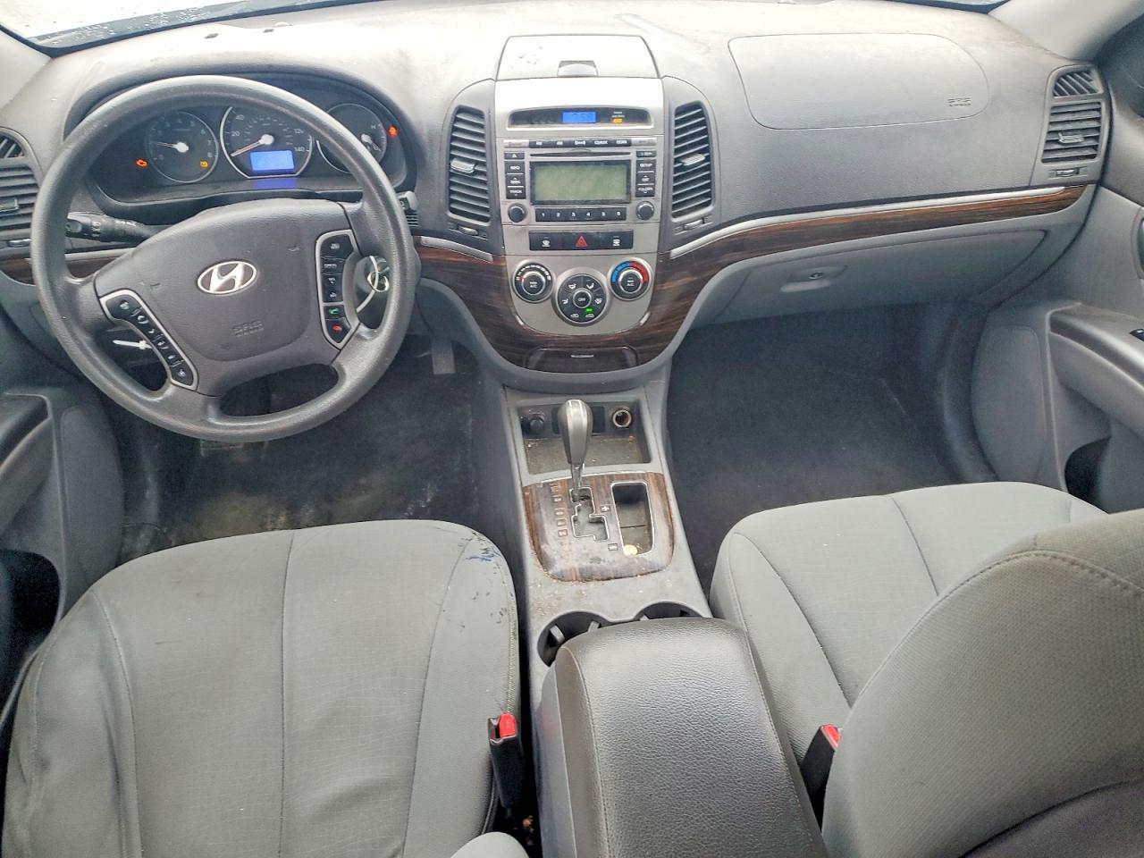 2012 Hyundai Santa Fe Gls Silver vin: 5XYZGDAB1CG102044