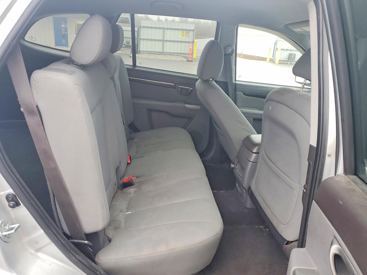 2012 Hyundai Santa Fe Gls Silver vin: 5XYZGDAB1CG102044
