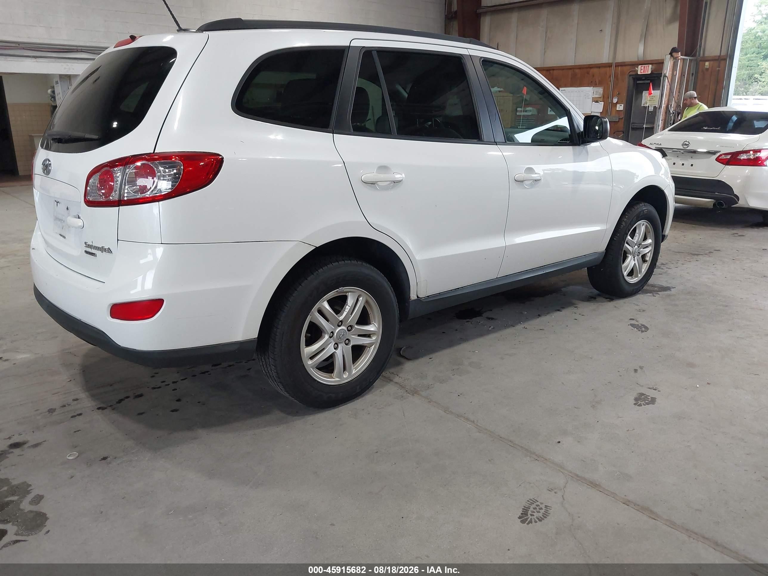 2011 Hyundai Santa Fe Gls White vin: 5XYZGDAB2BG002341