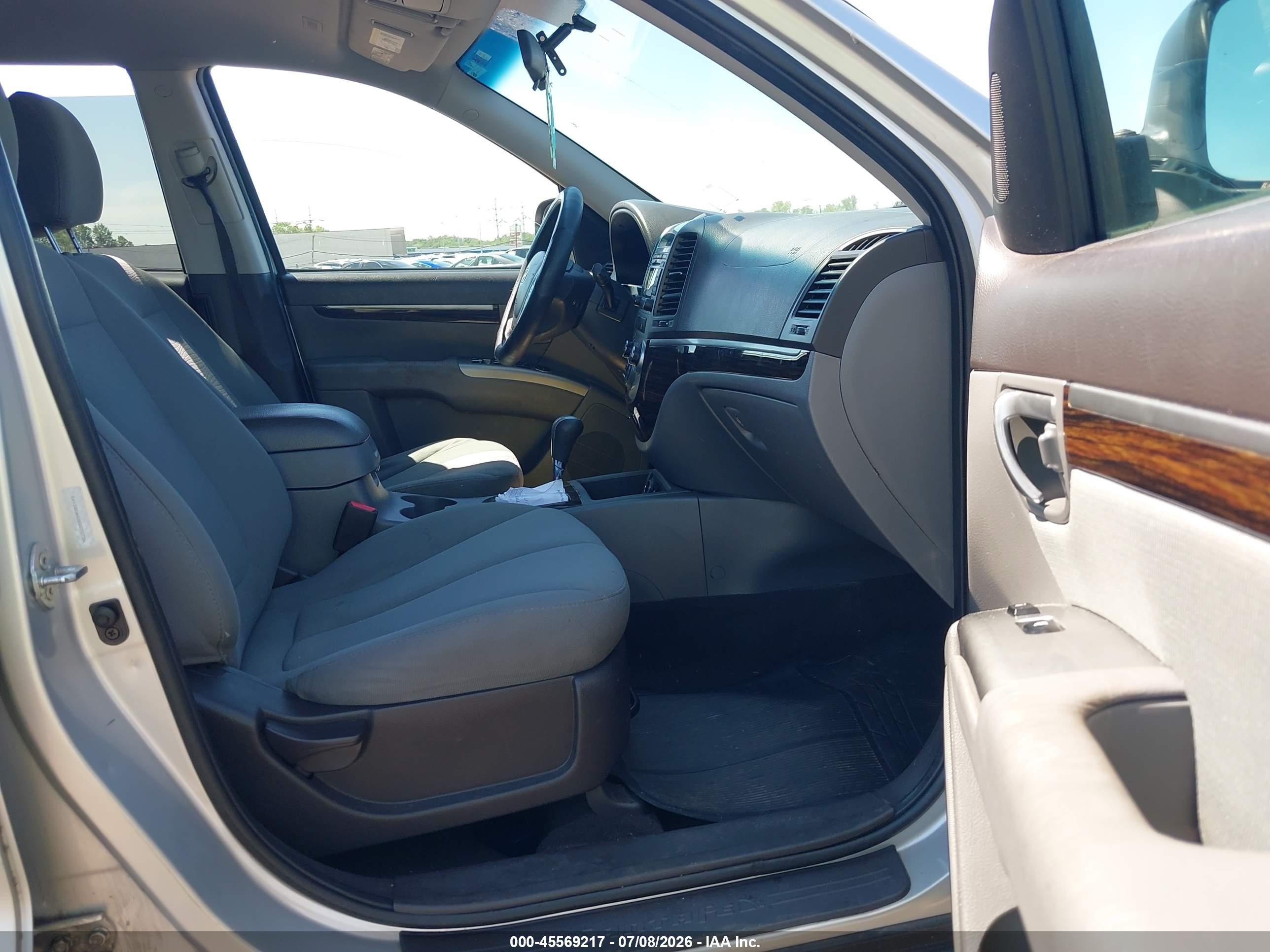 2011 Hyundai Santa Fe Gls Silver vin: 5XYZGDAB2BG070736