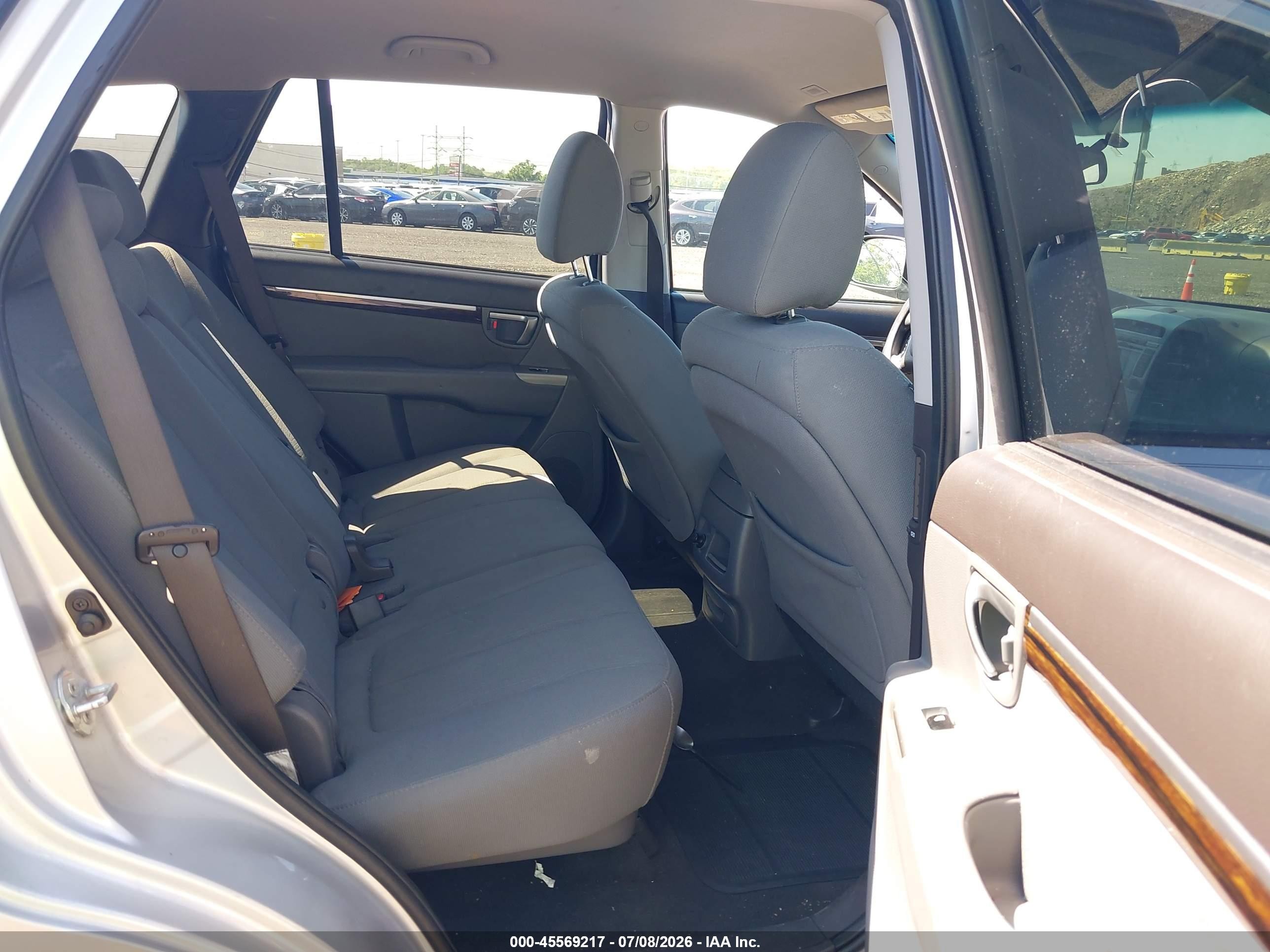 2011 Hyundai Santa Fe Gls Silver vin: 5XYZGDAB2BG070736