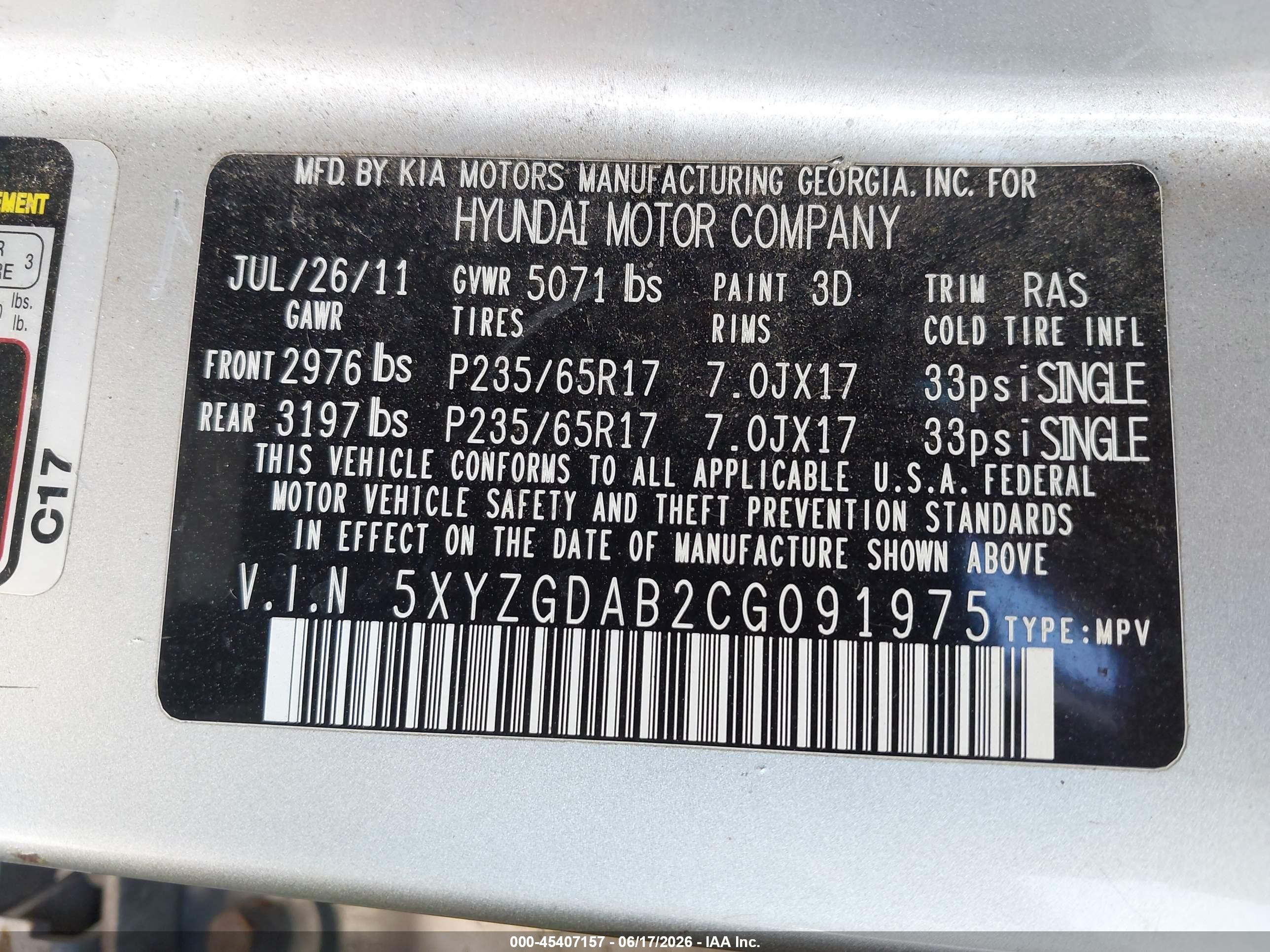 2012 Hyundai Santa Fe Gls Silver vin: 5XYZGDAB2CG091975