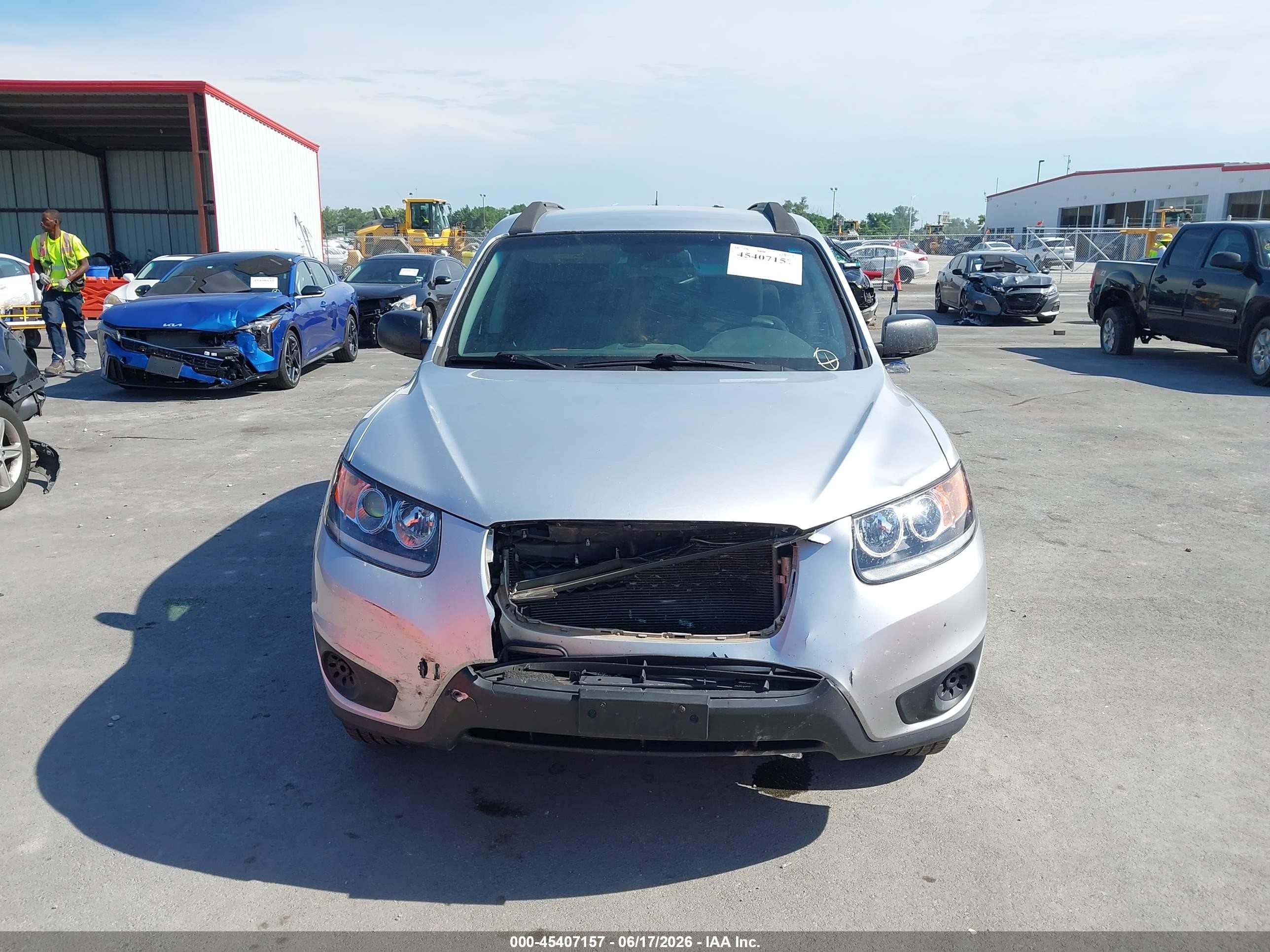 2012 Hyundai Santa Fe Gls Silver vin: 5XYZGDAB2CG091975