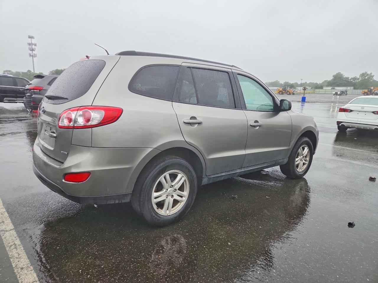 2012 Hyundai Santa Fe Gls Серебряный vin: 5XYZGDAB2CG102358