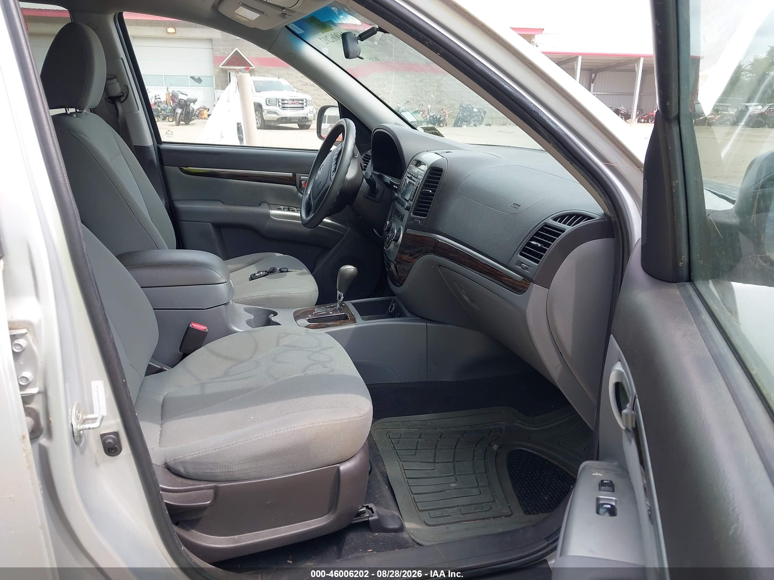 2011 Hyundai Santa Fe Gls Silver vin: 5XYZGDAB3BG073872