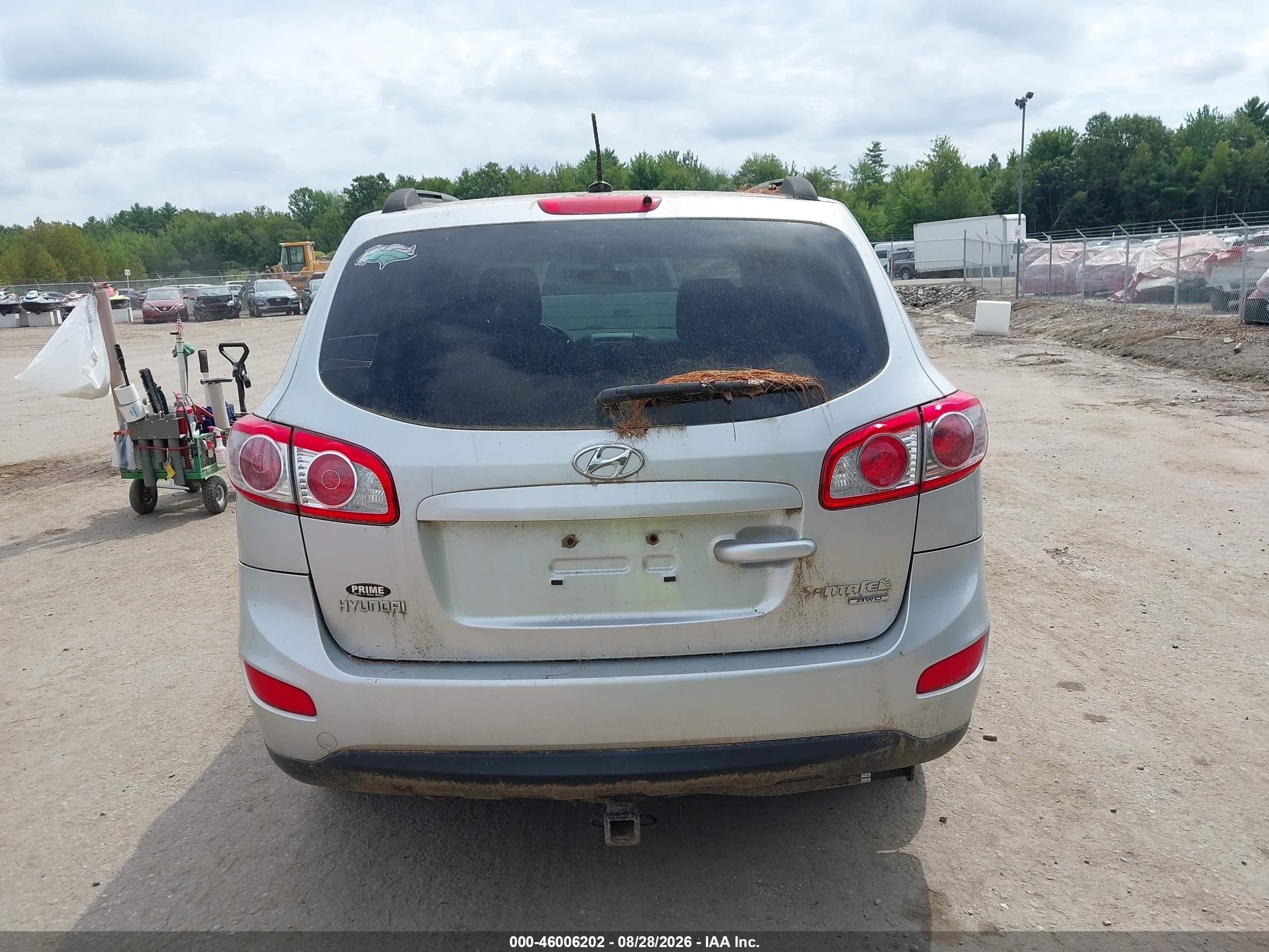 2011 Hyundai Santa Fe Gls Silver vin: 5XYZGDAB3BG073872
