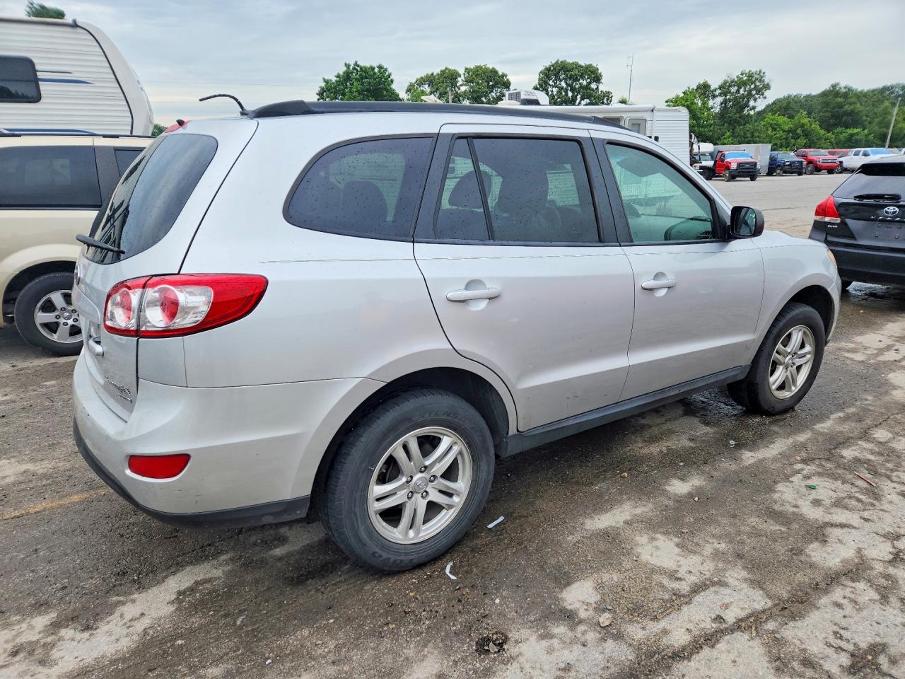 2011 Hyundai Santa Fe Gls Серебряный vin: 5XYZGDAB3BG081115