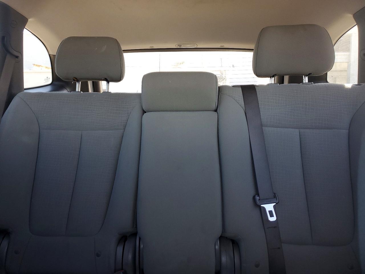 2011 Hyundai Santa Fe Gls Silver vin: 5XYZGDAB4BG004950