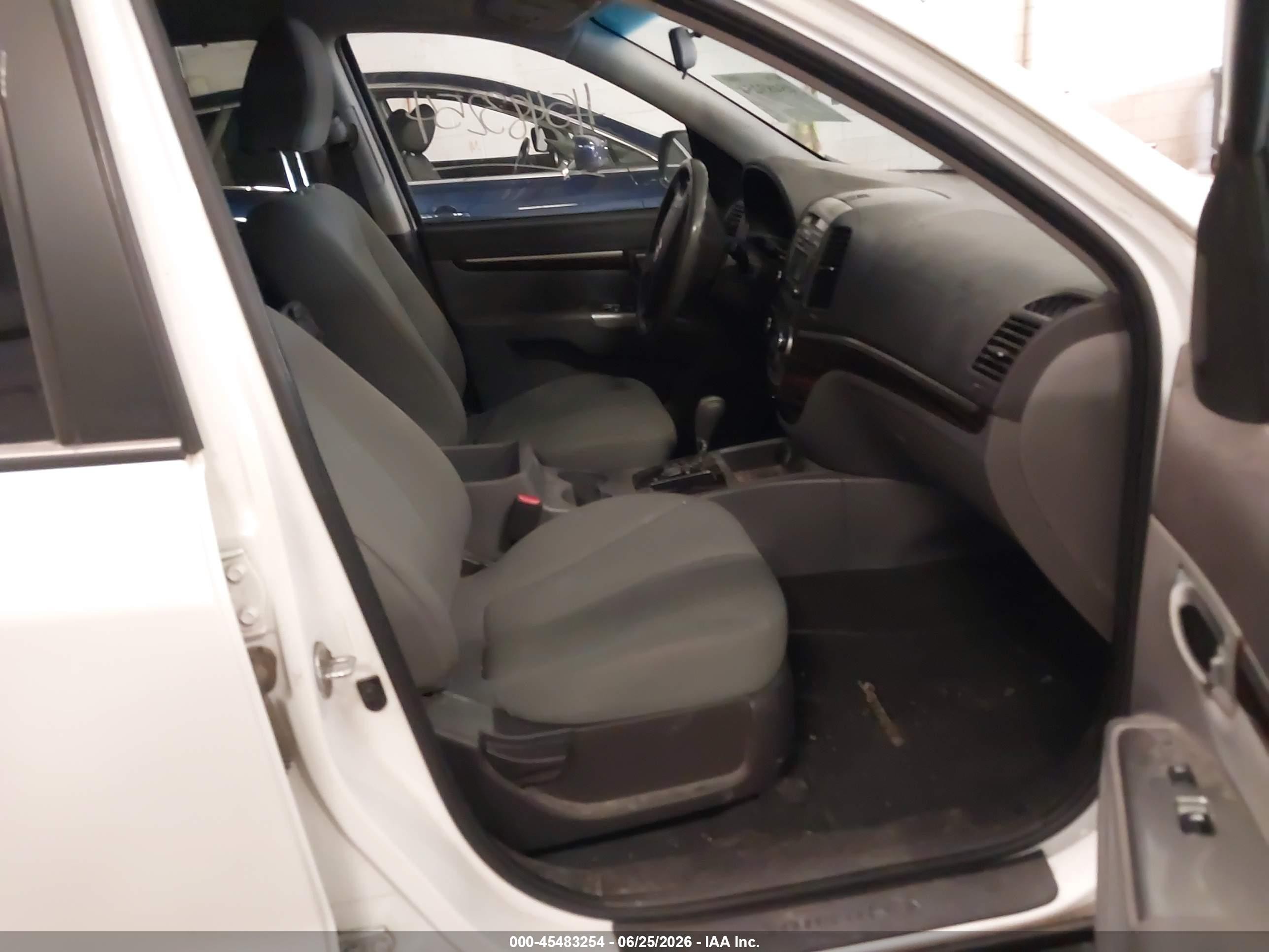 2012 Hyundai Santa Fe Gls Белый vin: 5XYZGDAB4CG097521