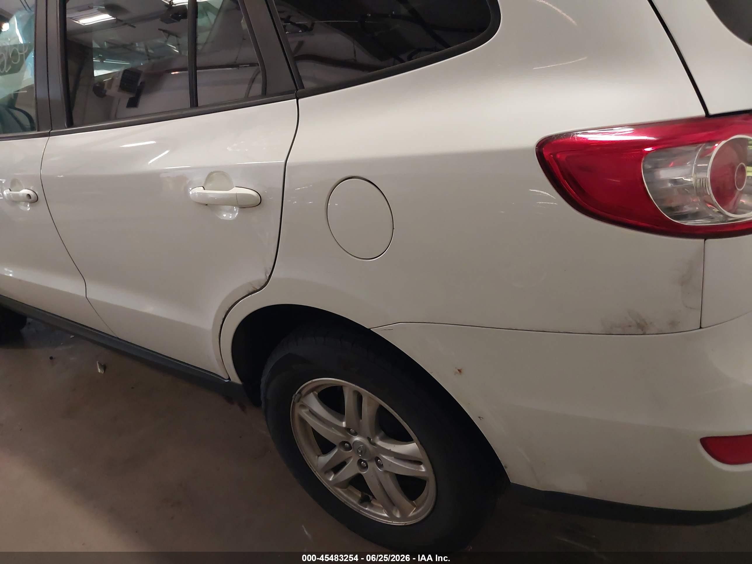 2012 Hyundai Santa Fe Gls Белый vin: 5XYZGDAB4CG097521