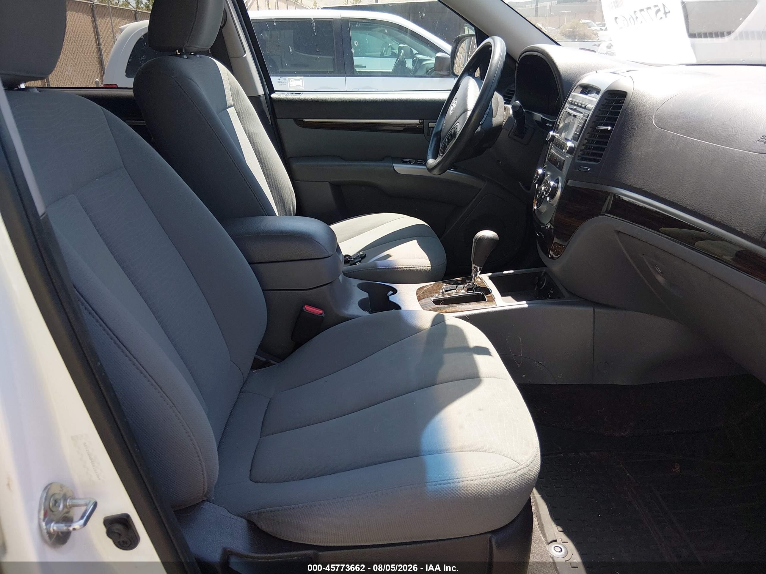 2012 Hyundai Santa Fe Gls White vin: 5XYZGDAB4CG161069