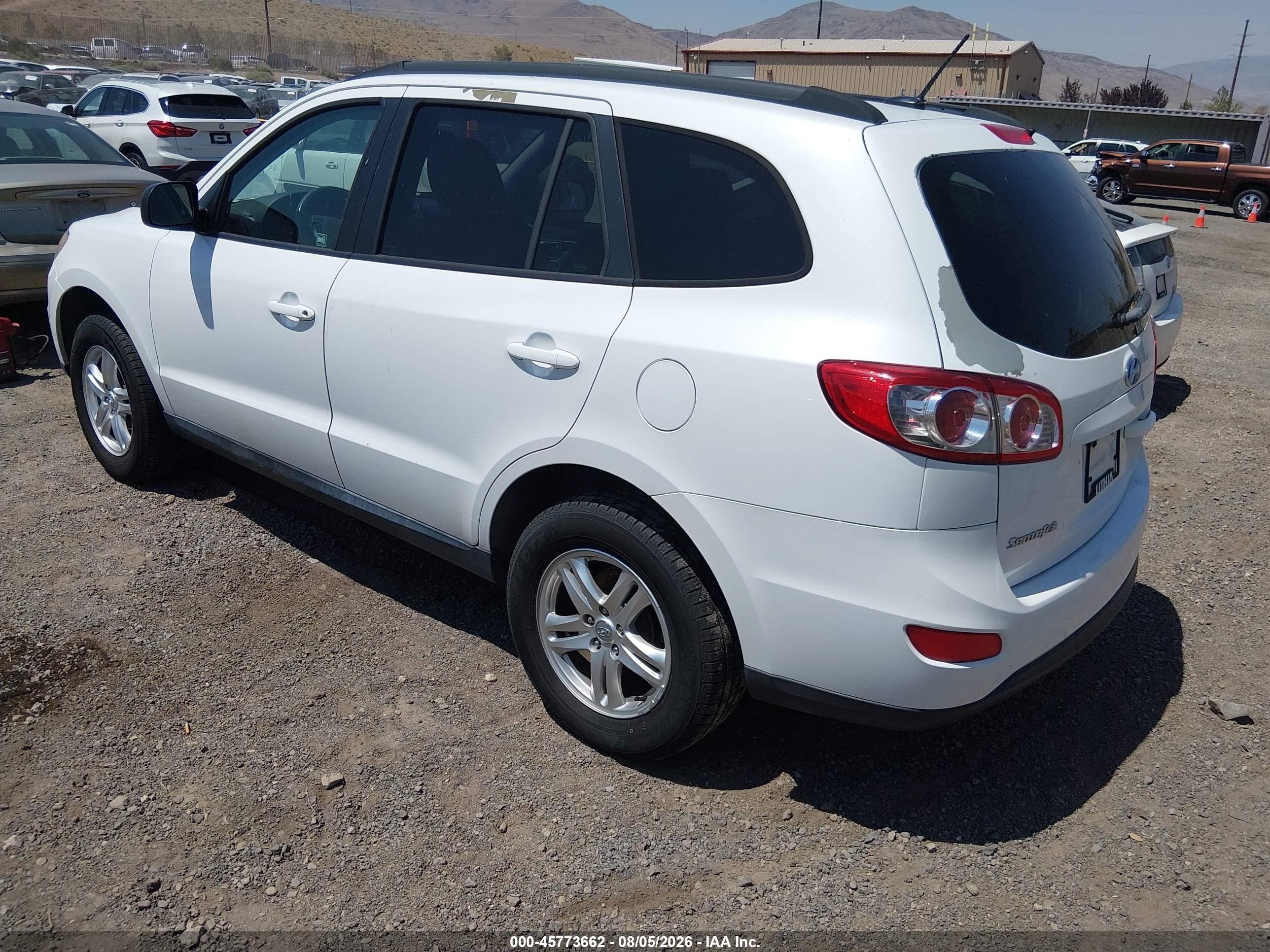 2012 Hyundai Santa Fe Gls White vin: 5XYZGDAB4CG161069