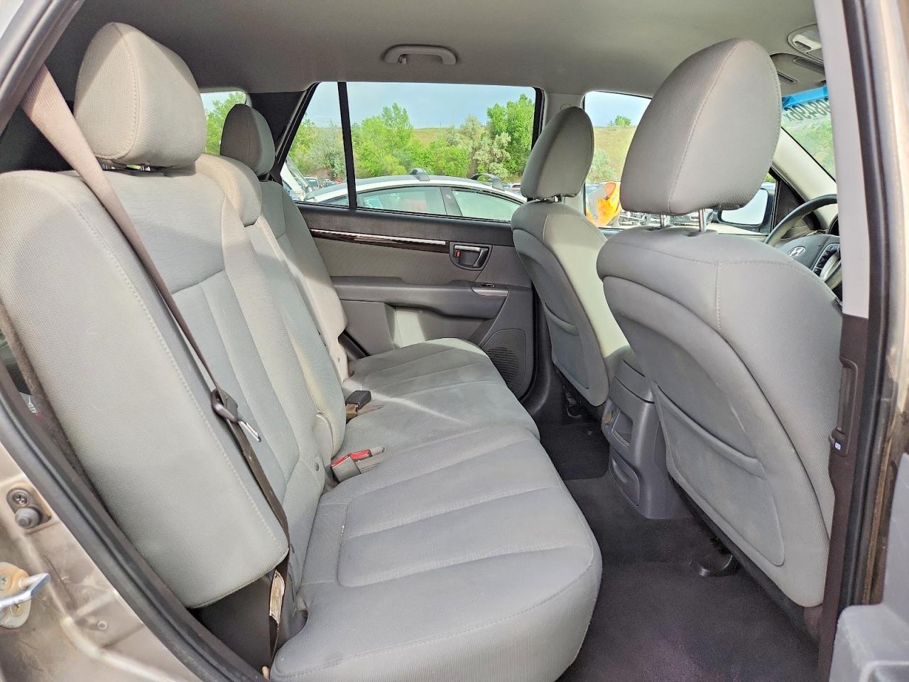 2011 Hyundai Santa Fe Gls Silver vin: 5XYZGDAB5BG079897