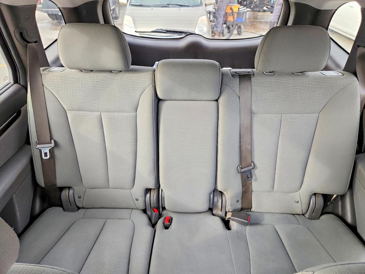 2011 Hyundai Santa Fe Gls Silver vin: 5XYZGDAB5BG079897