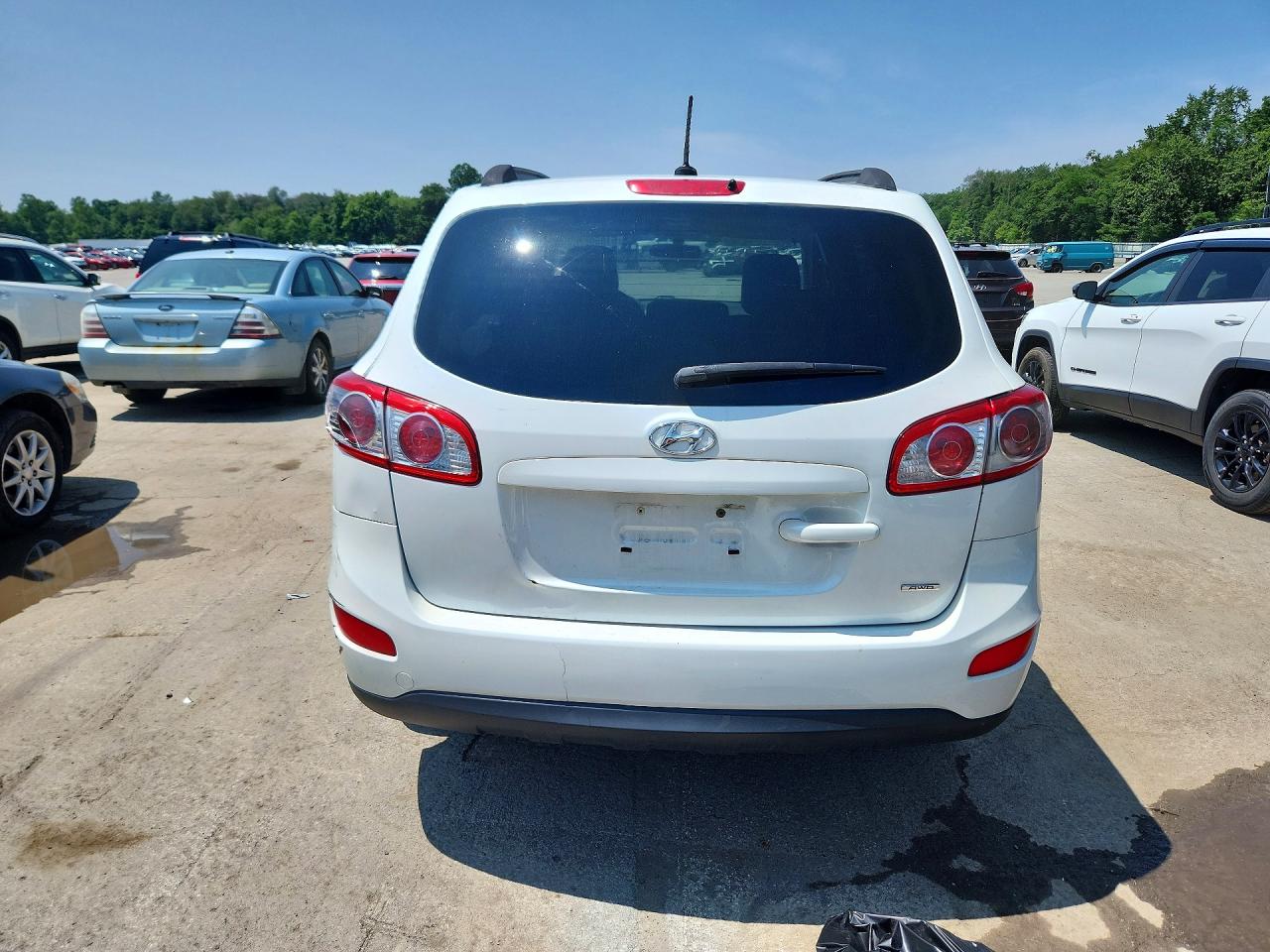 2012 Hyundai Santa Fe Gls White vin: 5XYZGDAB6CG103240