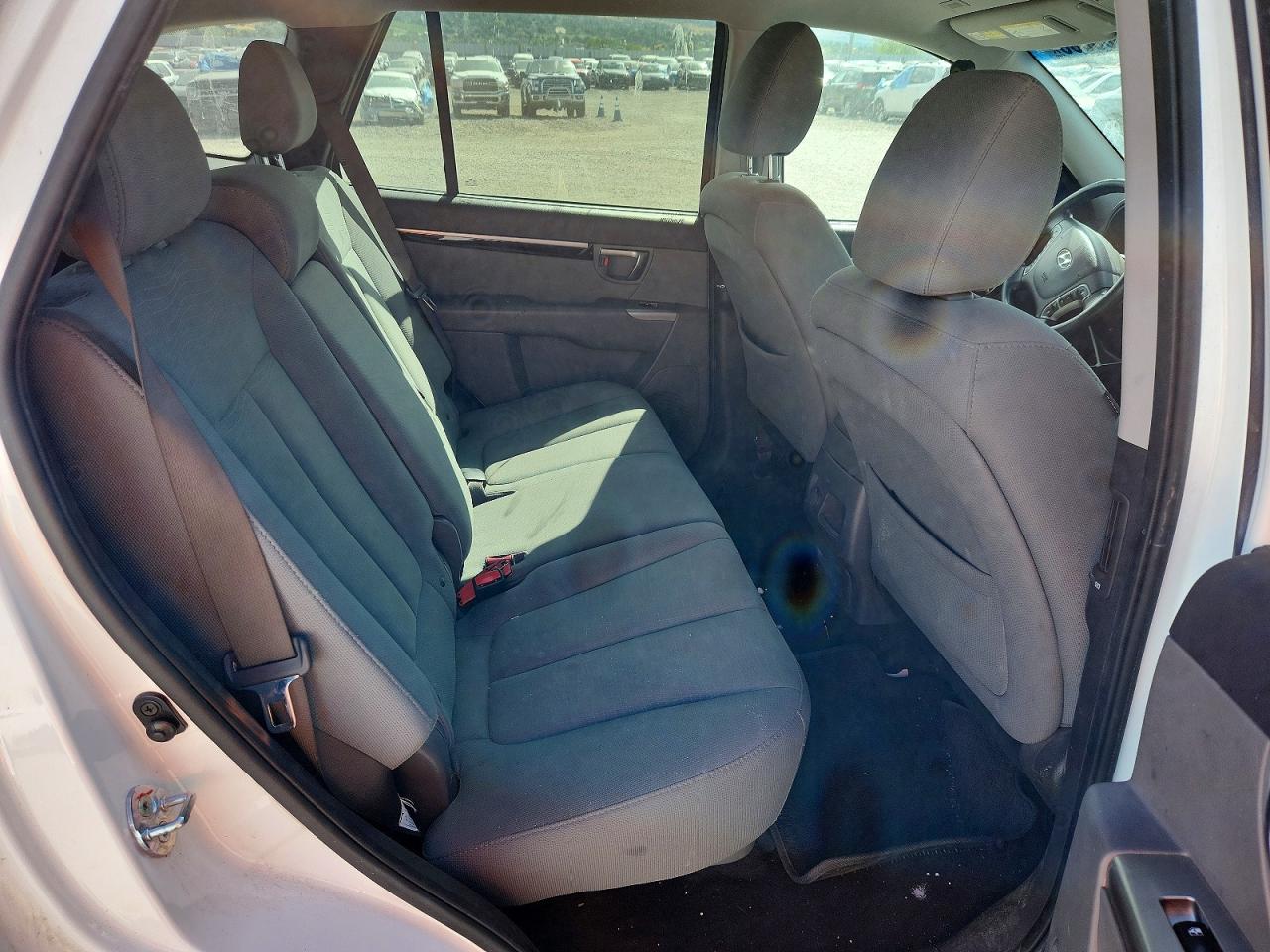 2012 Hyundai Santa Fe Gls White vin: 5XYZGDAB6CG164670