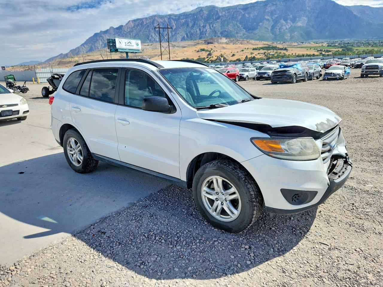2012 Hyundai Santa Fe Gls White vin: 5XYZGDAB6CG164670