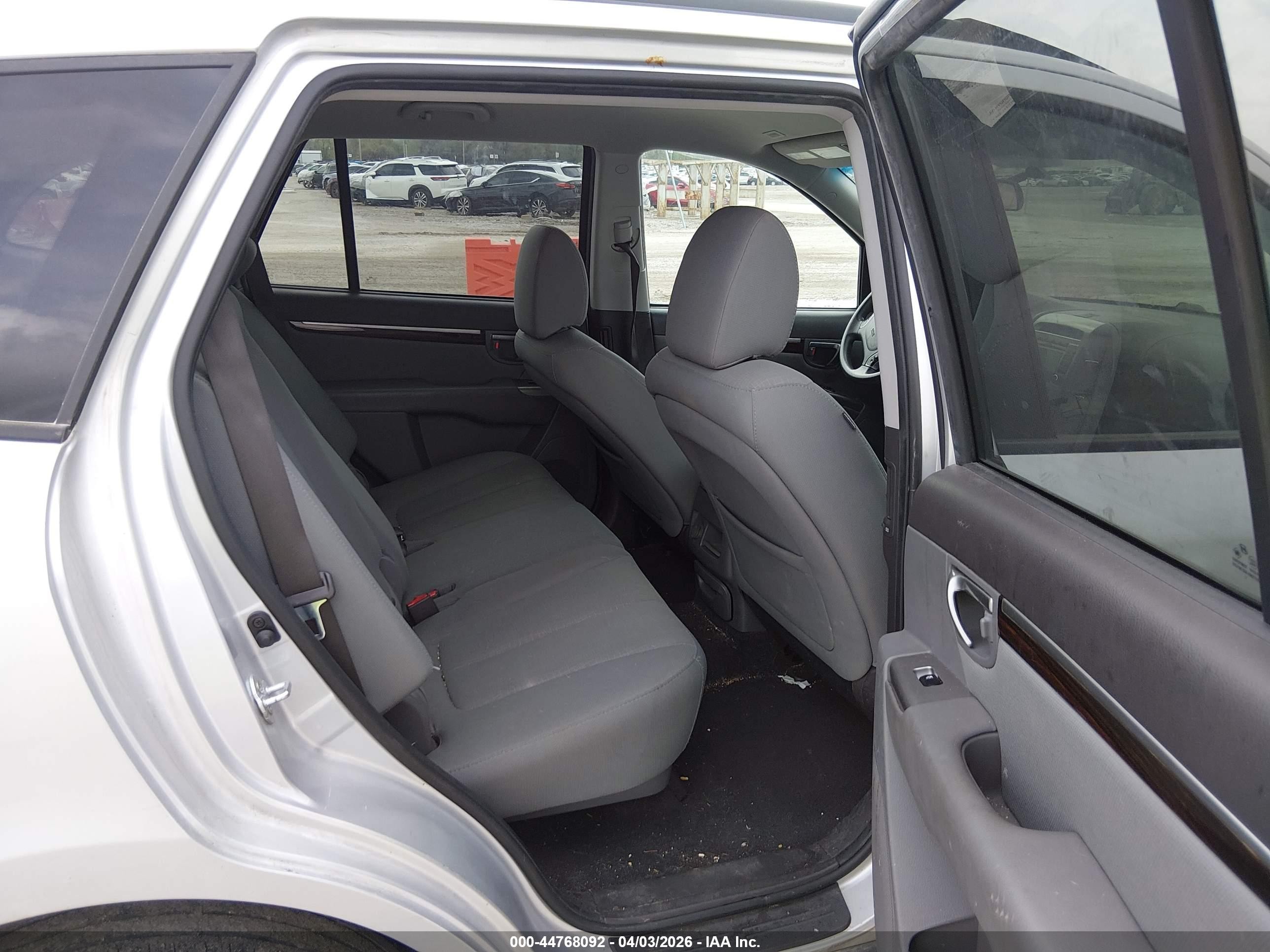 2012 Hyundai Santa Fe Gls Gray vin: 5XYZGDAB7CG108768