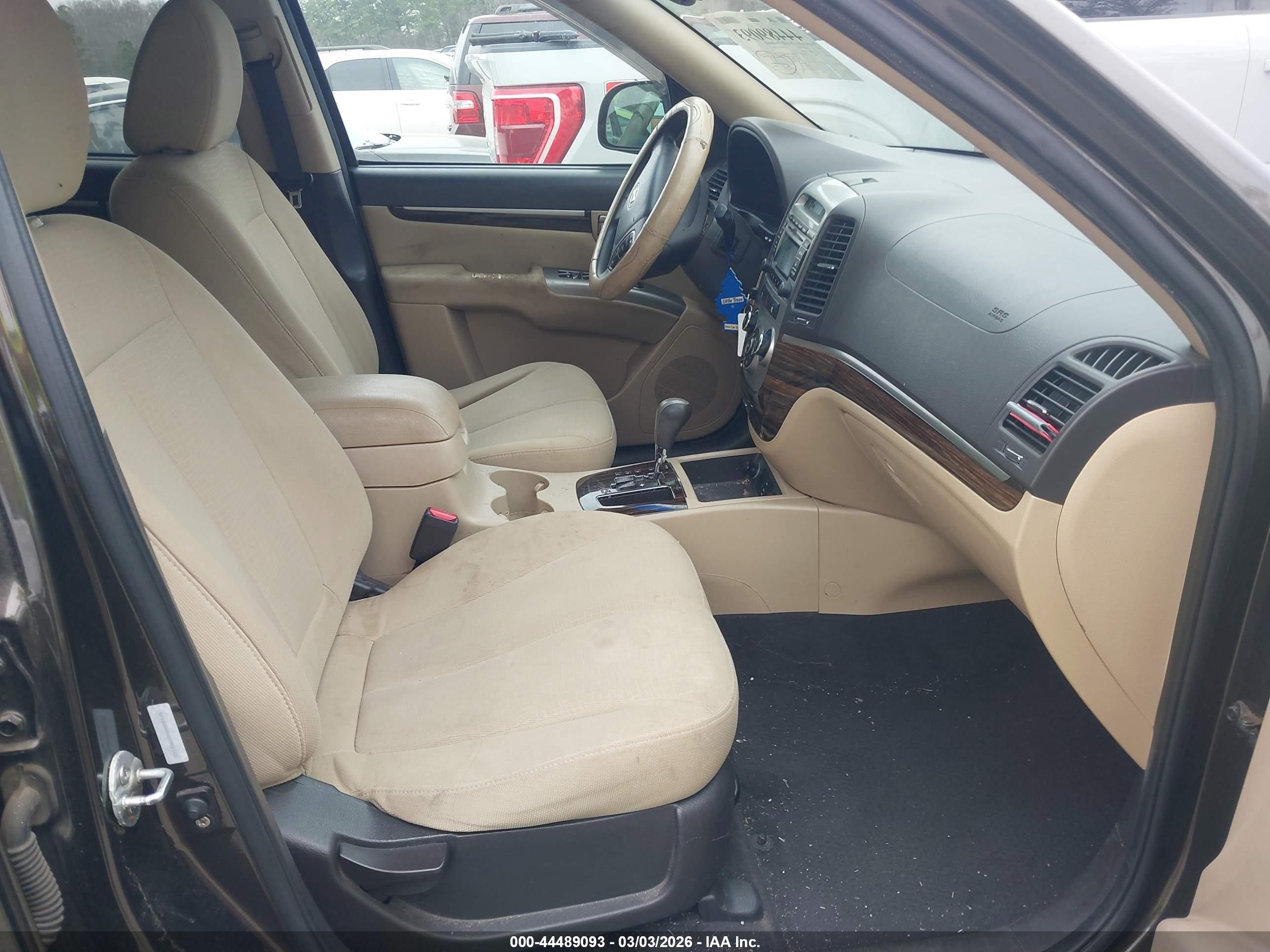 2011 Hyundai Santa Fe Gls Brown vin: 5XYZGDAB8BG002182