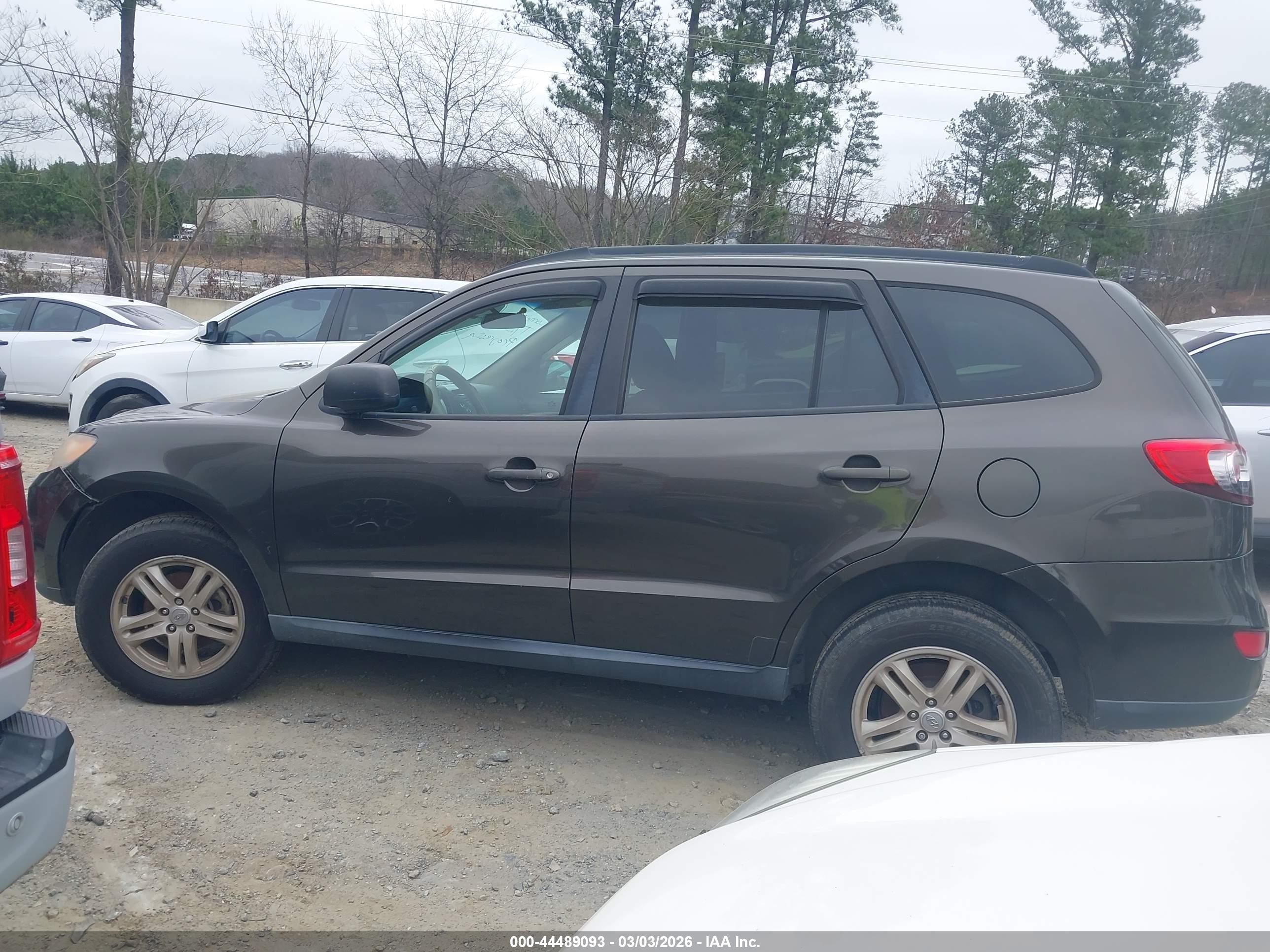2011 Hyundai Santa Fe Gls Brown vin: 5XYZGDAB8BG002182