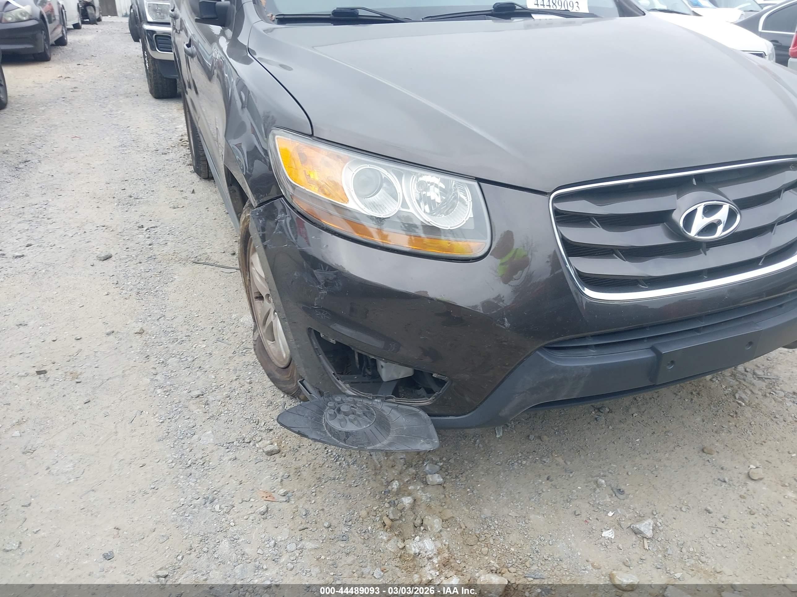 2011 Hyundai Santa Fe Gls Brown vin: 5XYZGDAB8BG002182