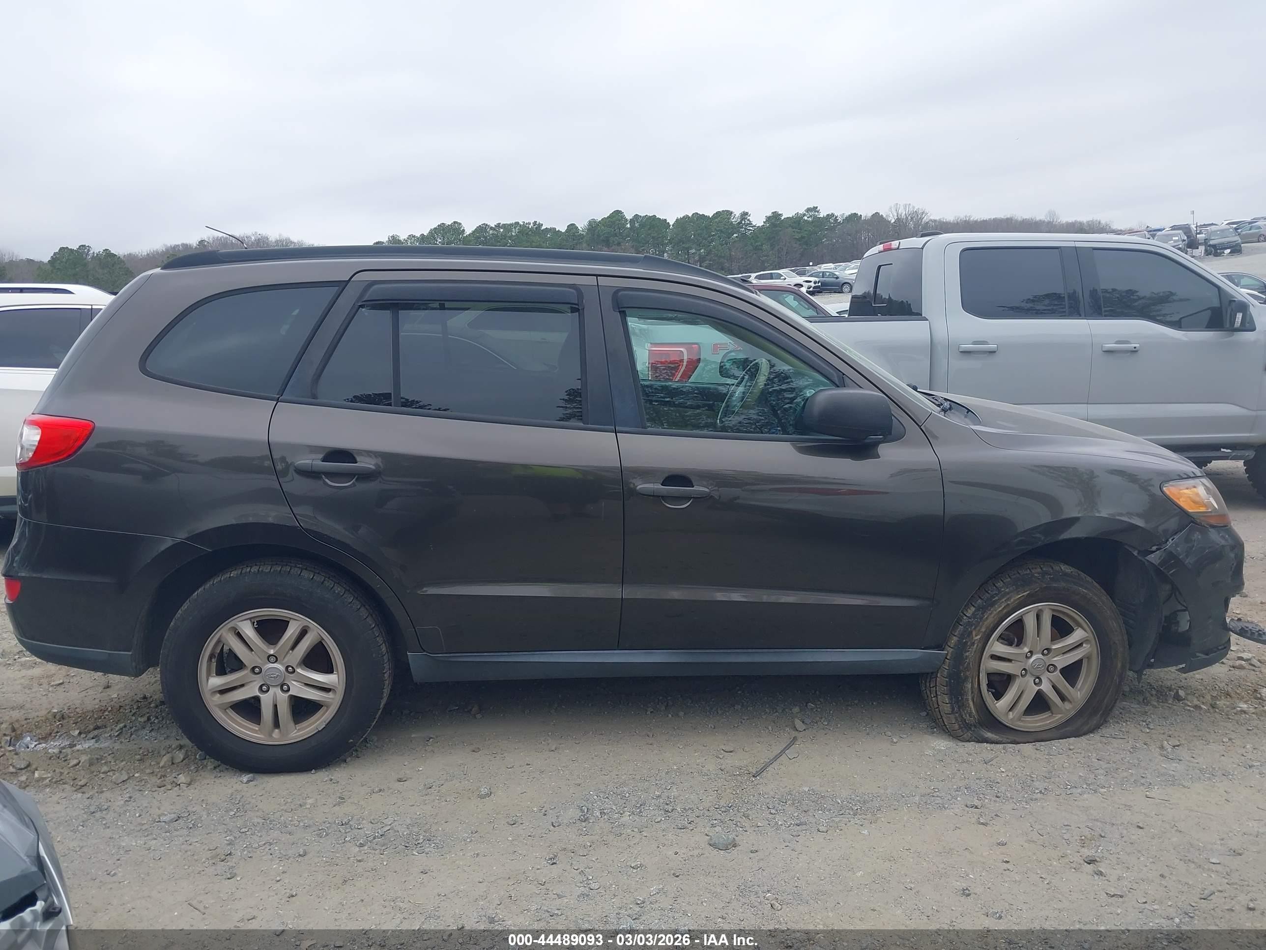 2011 Hyundai Santa Fe Gls Brown vin: 5XYZGDAB8BG002182