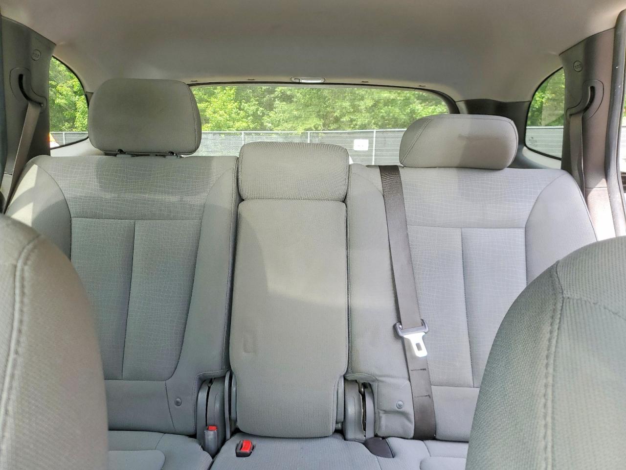2011 Hyundai Santa Fe Gls Silver vin: 5XYZGDAB9BG028709