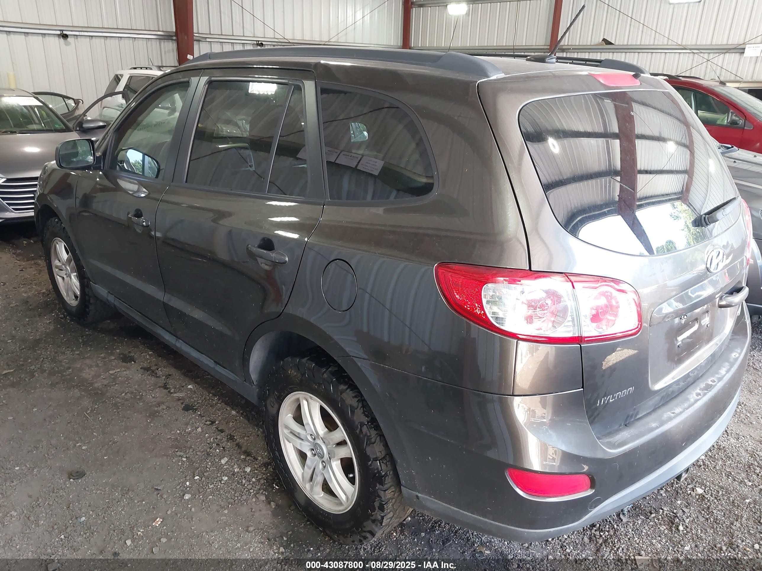 2011 Hyundai Santa Fe Gls Dark Brown vin: 5XYZGDAB9BG031836