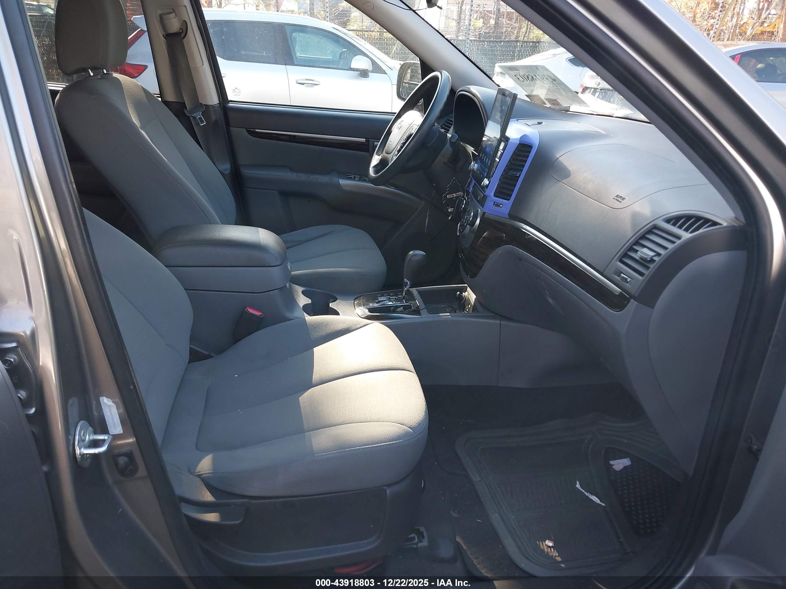 2011 Hyundai Santa Fe Gls Gray vin: 5XYZGDAB9BG040200