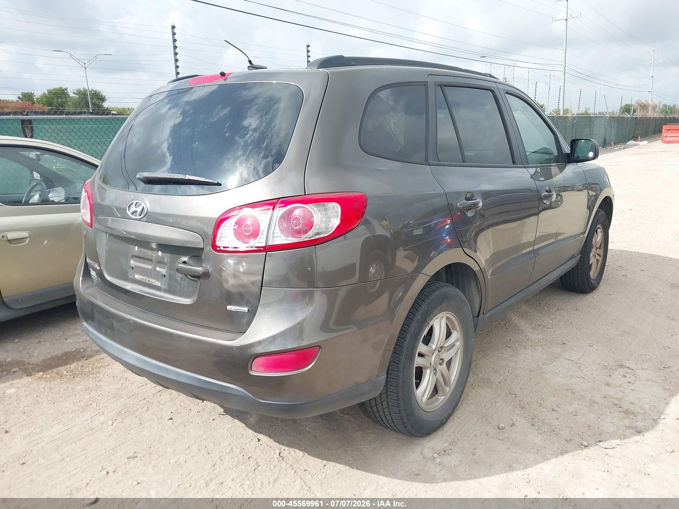 2012 Hyundai Santa Fe Gls Gray vin: 5XYZGDAB9CG157440