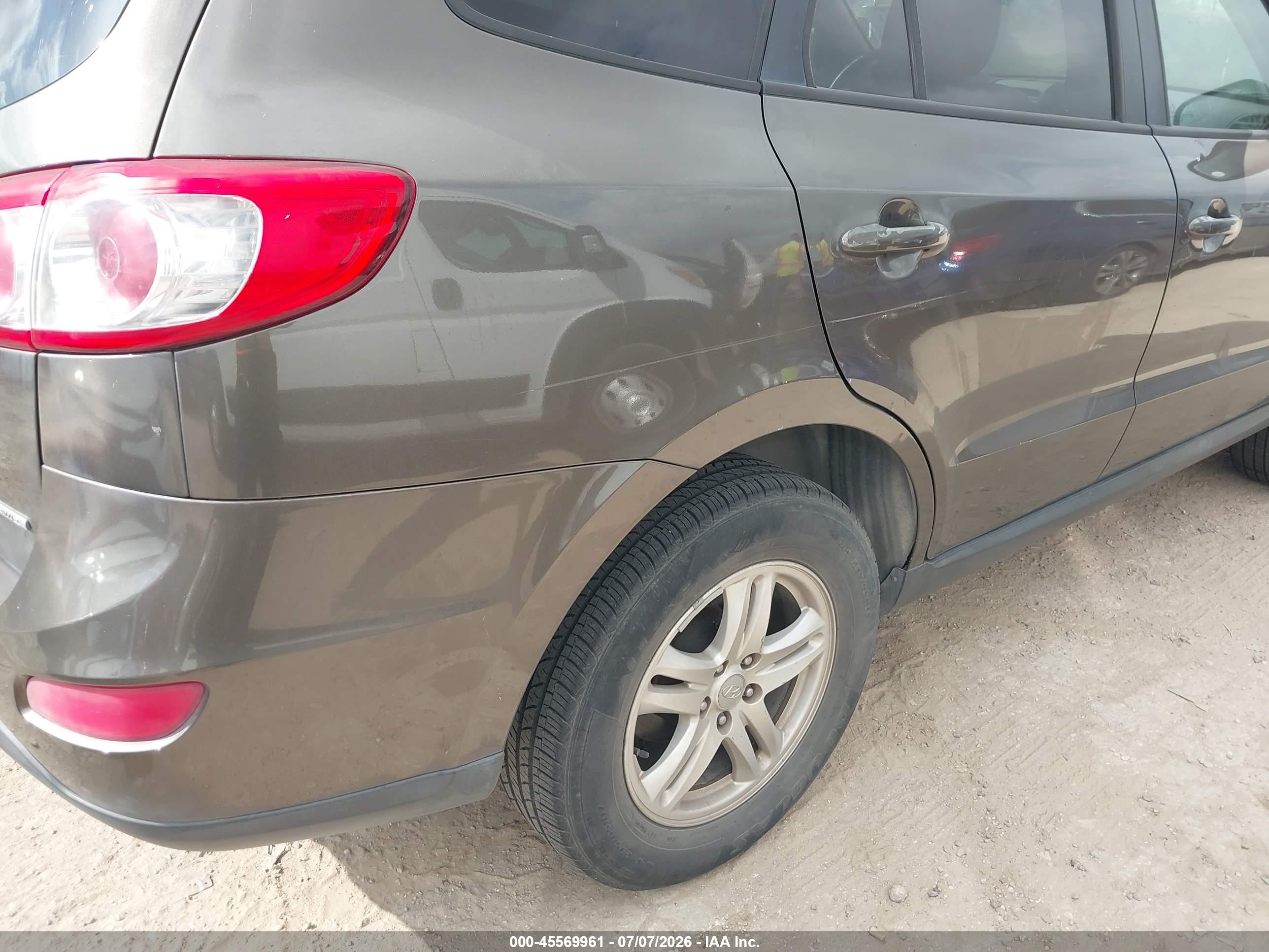 2012 Hyundai Santa Fe Gls Gray vin: 5XYZGDAB9CG157440