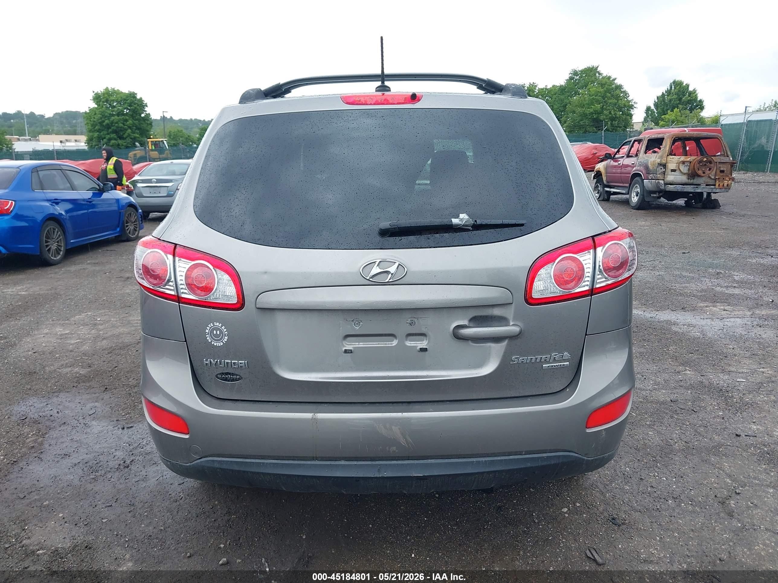 2011 Hyundai Santa Fe Gls Gray vin: 5XYZGDABXBG035703