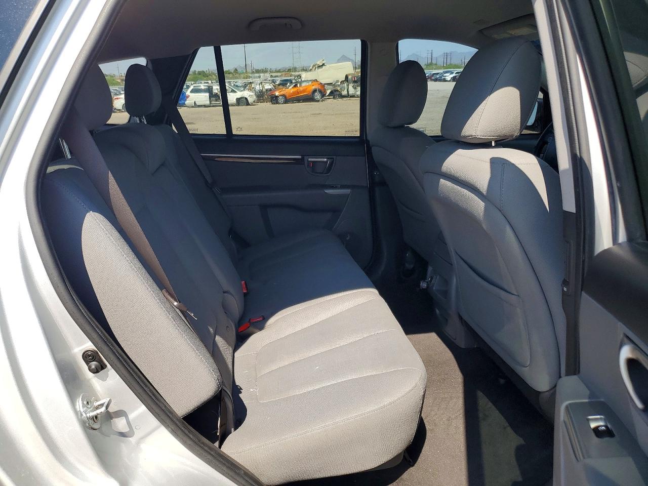 2012 Hyundai Santa Fe Gls Silver vin: 5XYZGDABXCG140288