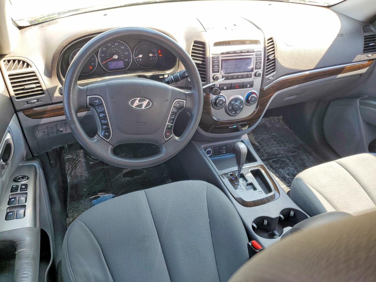 2012 Hyundai Santa Fe Gls Silver vin: 5XYZGDABXCG140288